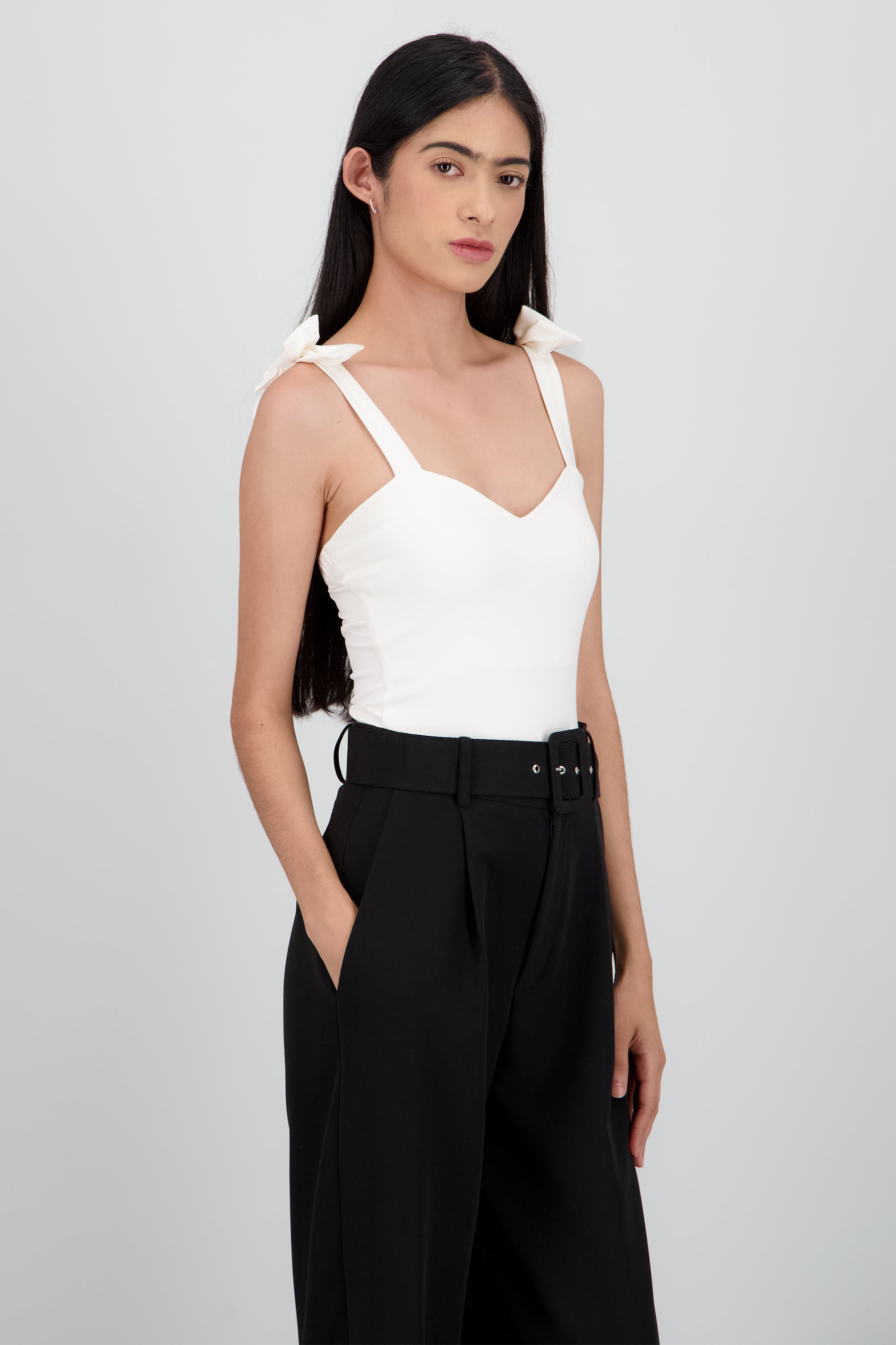 Bodysuit Liso Con Tirante Moños Hypsters HUESO