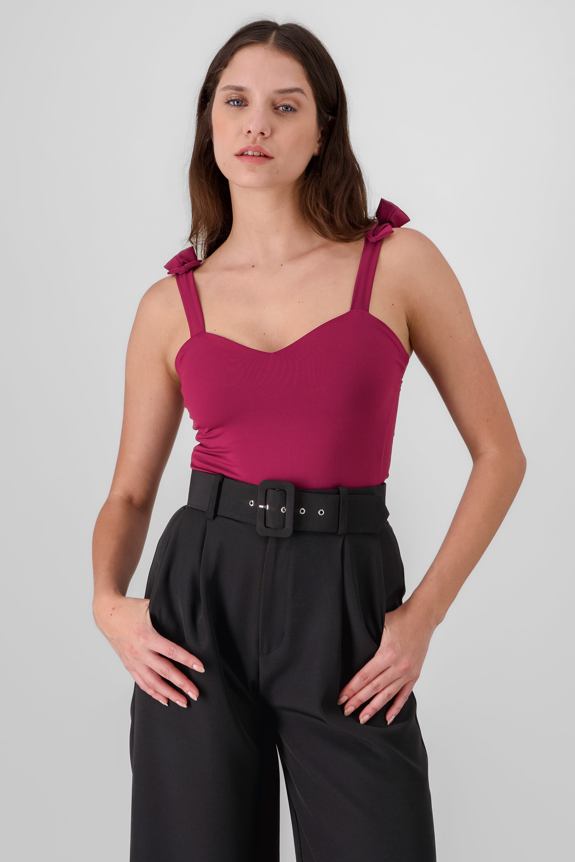 Bodysuit Liso Con Tirante Moños Hypsters VINO