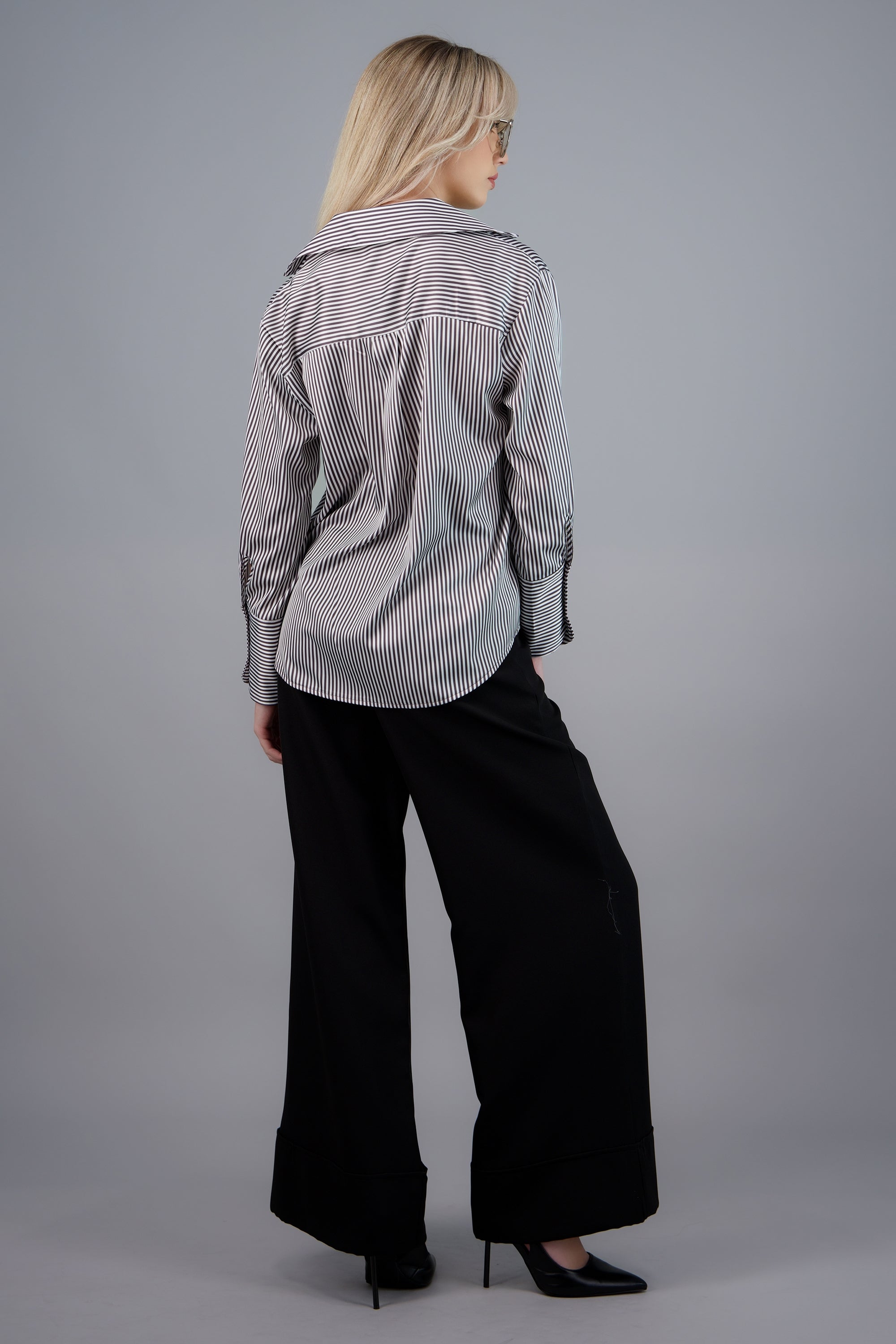 Blusa satin rayas manga larga Hypsters GRIS OBSCURO