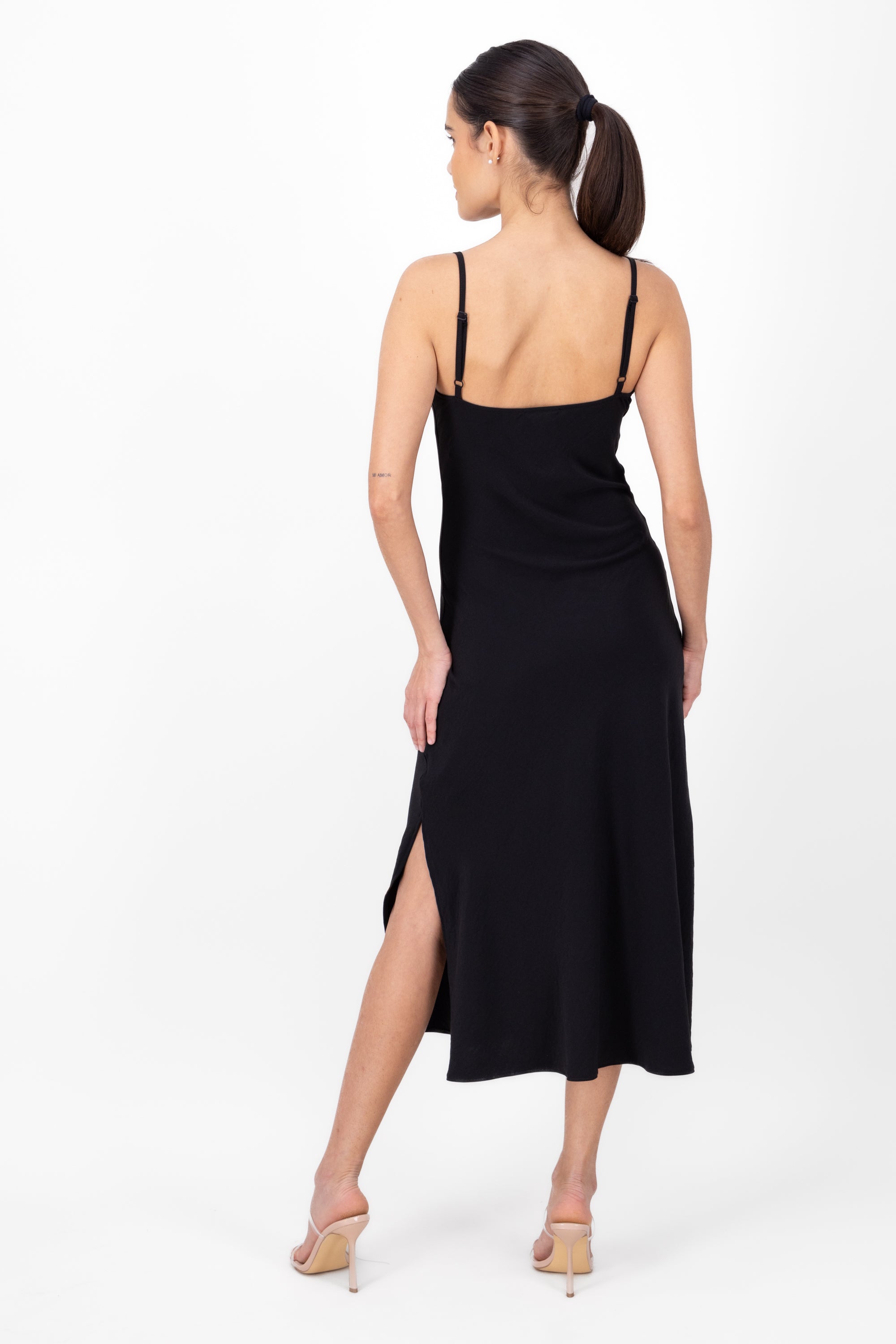 Vestido maxi tirantes escote columpio NEGRO