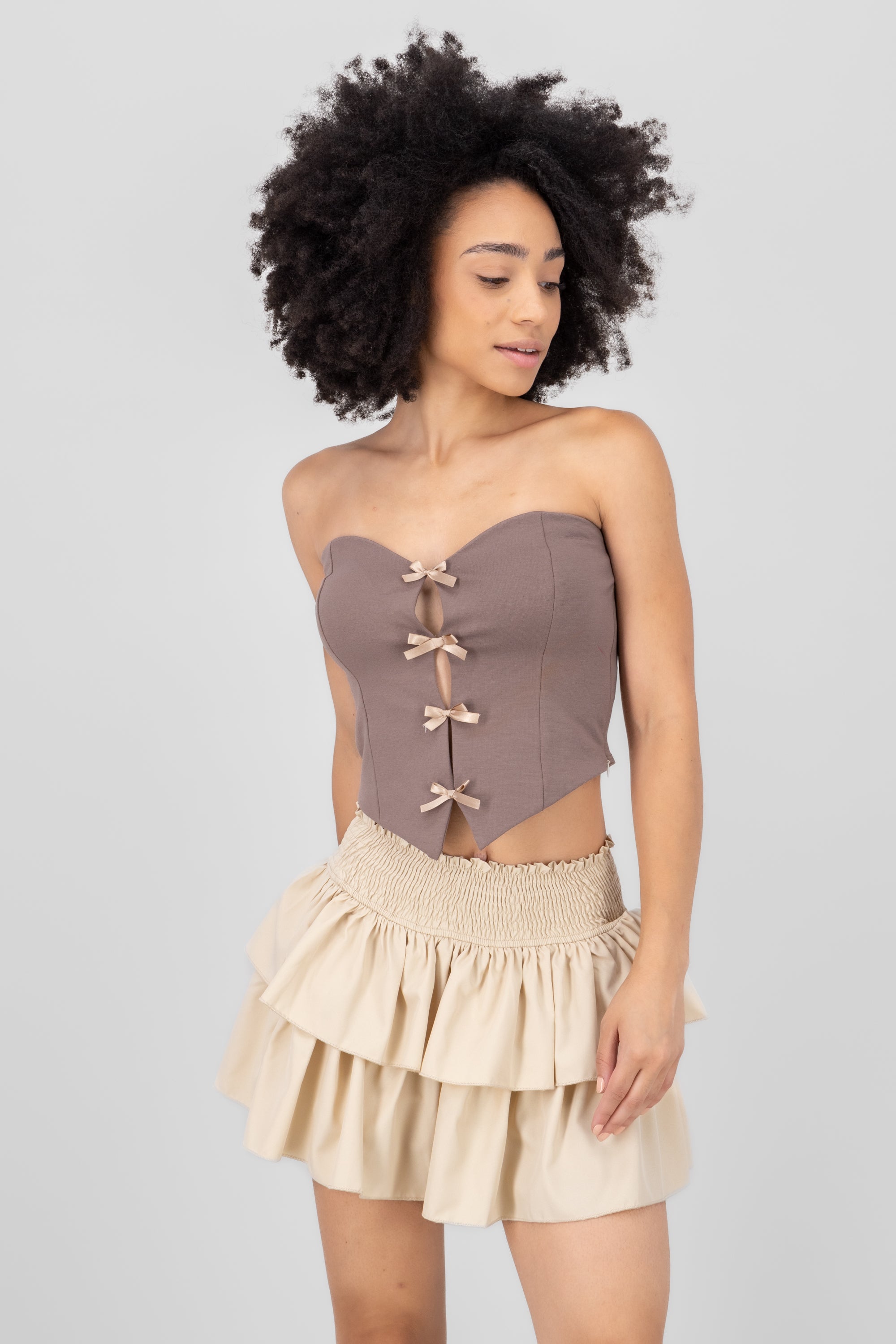 Top strapless detalle moños TAUPE