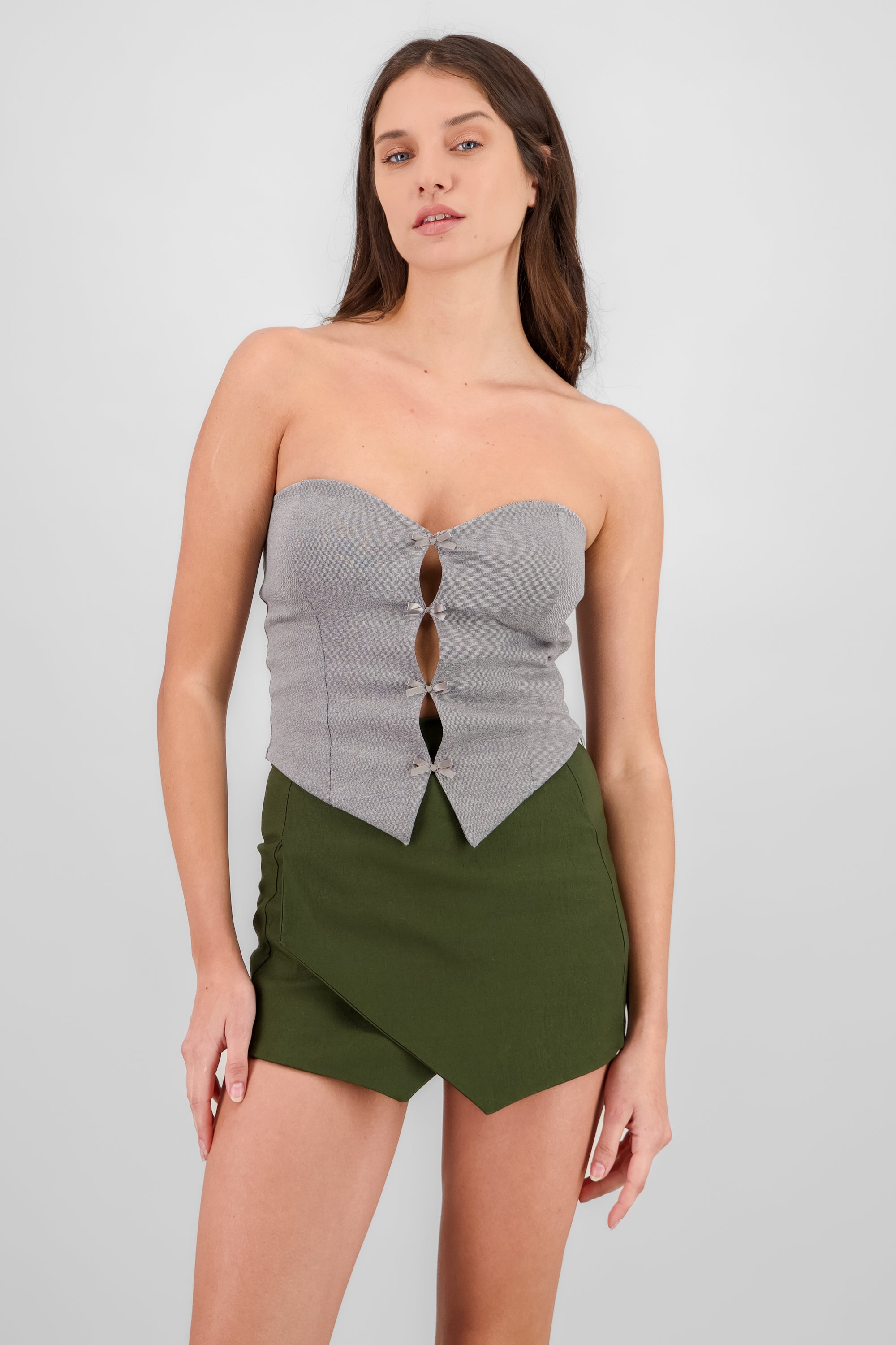 Top strapless detalle moños GRIS CLARO