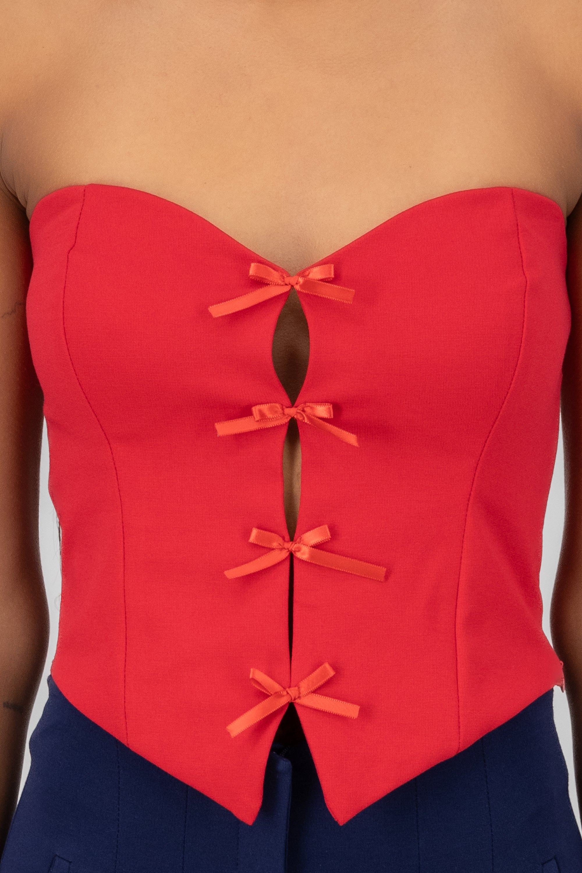 Top strapless detalle moños ROJO