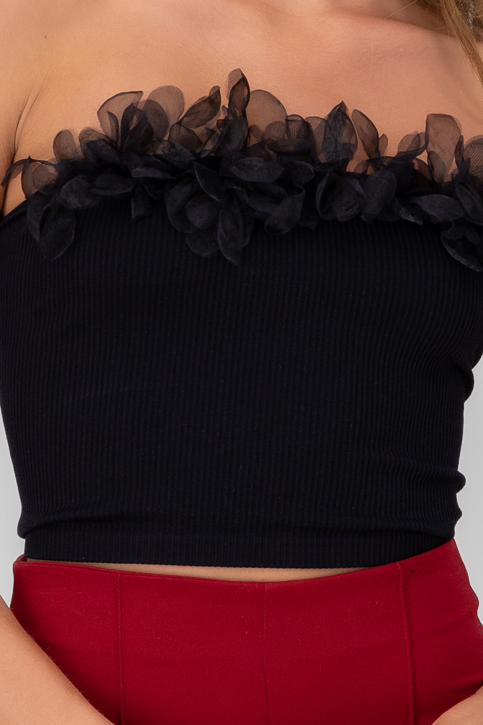 Top seamless con detalle de flores NEGRO