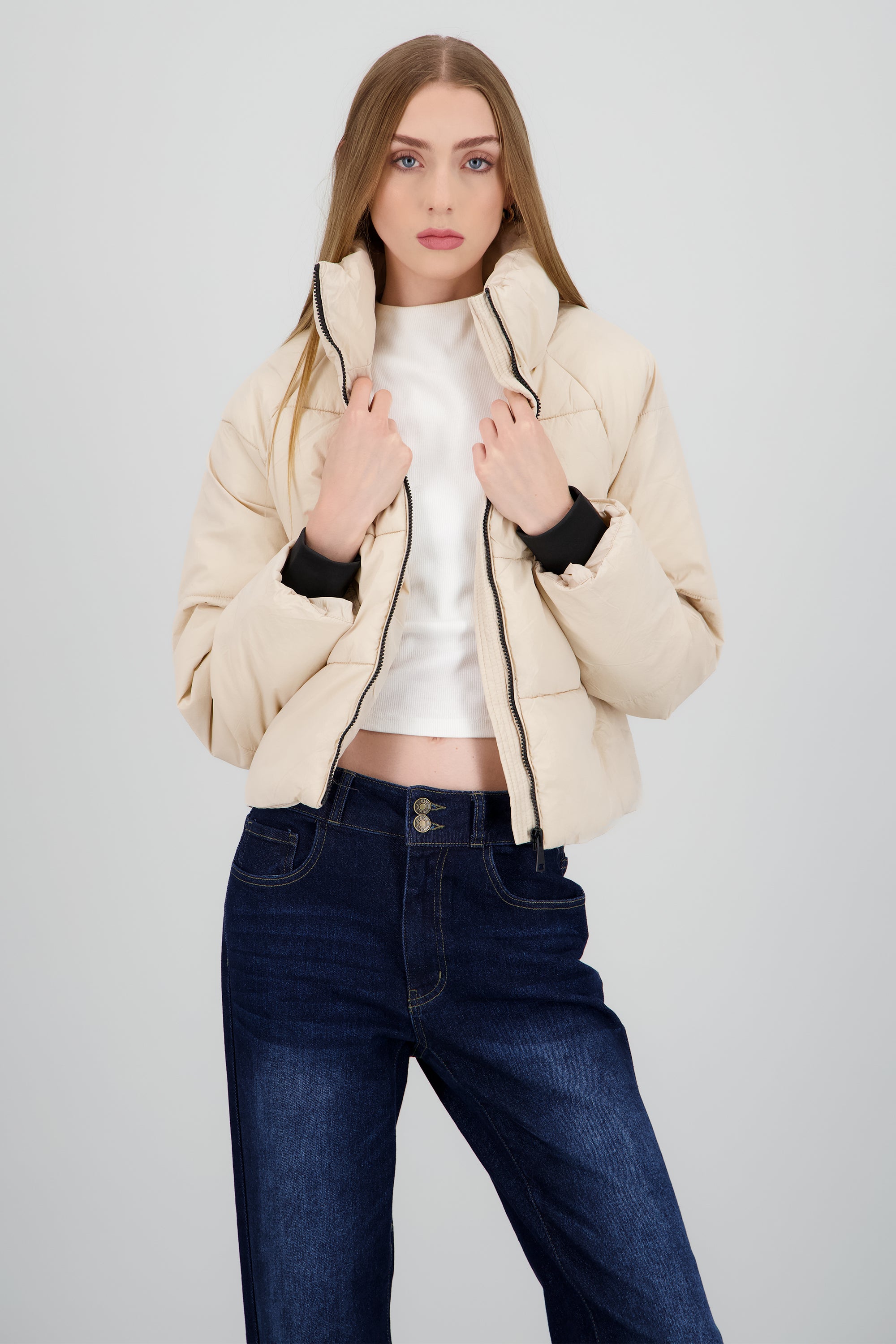 Chamarra capitonada corta BEIGE