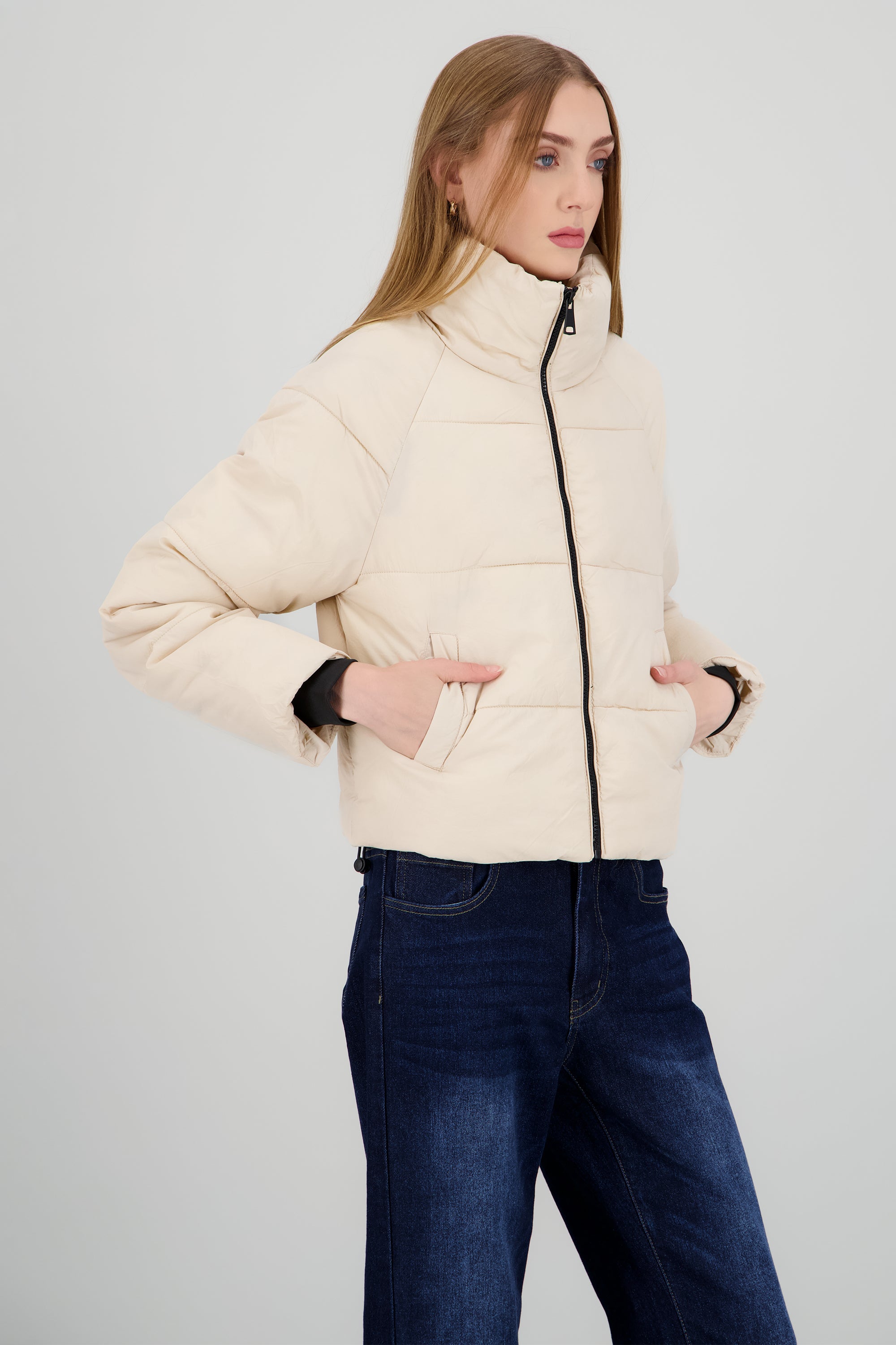 Chamarra capitonada corta BEIGE