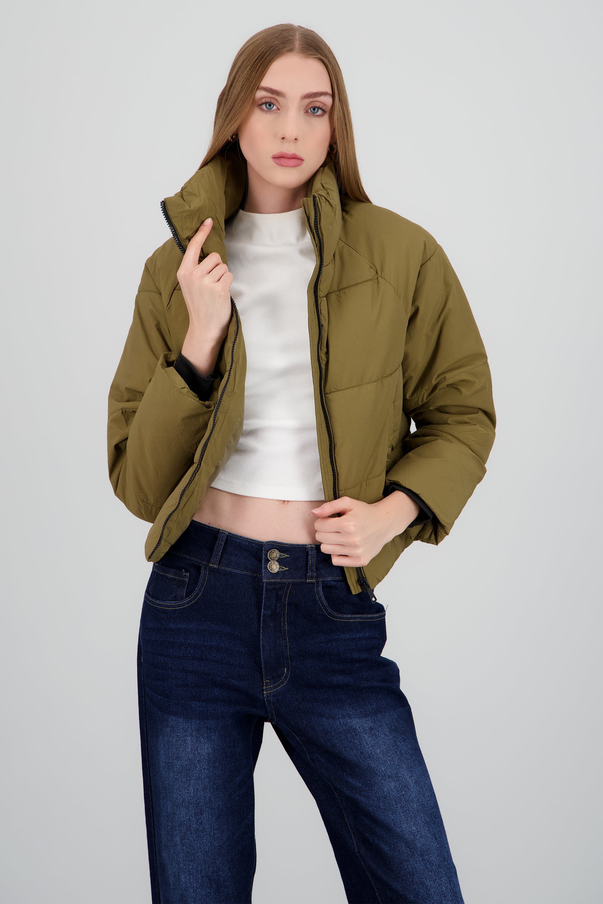 Chamarra capitonada corta OLIVO