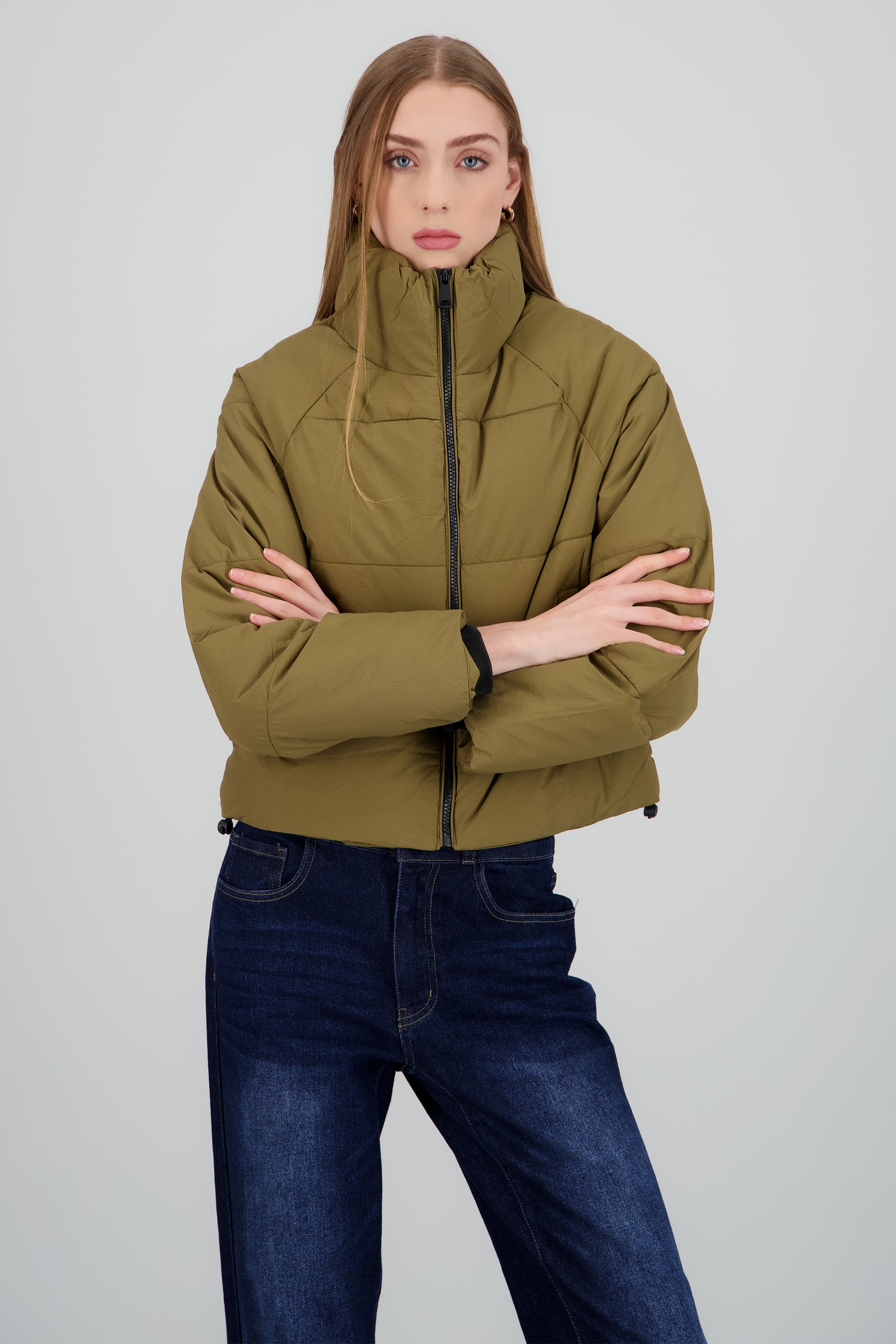 Chamarra capitonada corta OLIVO