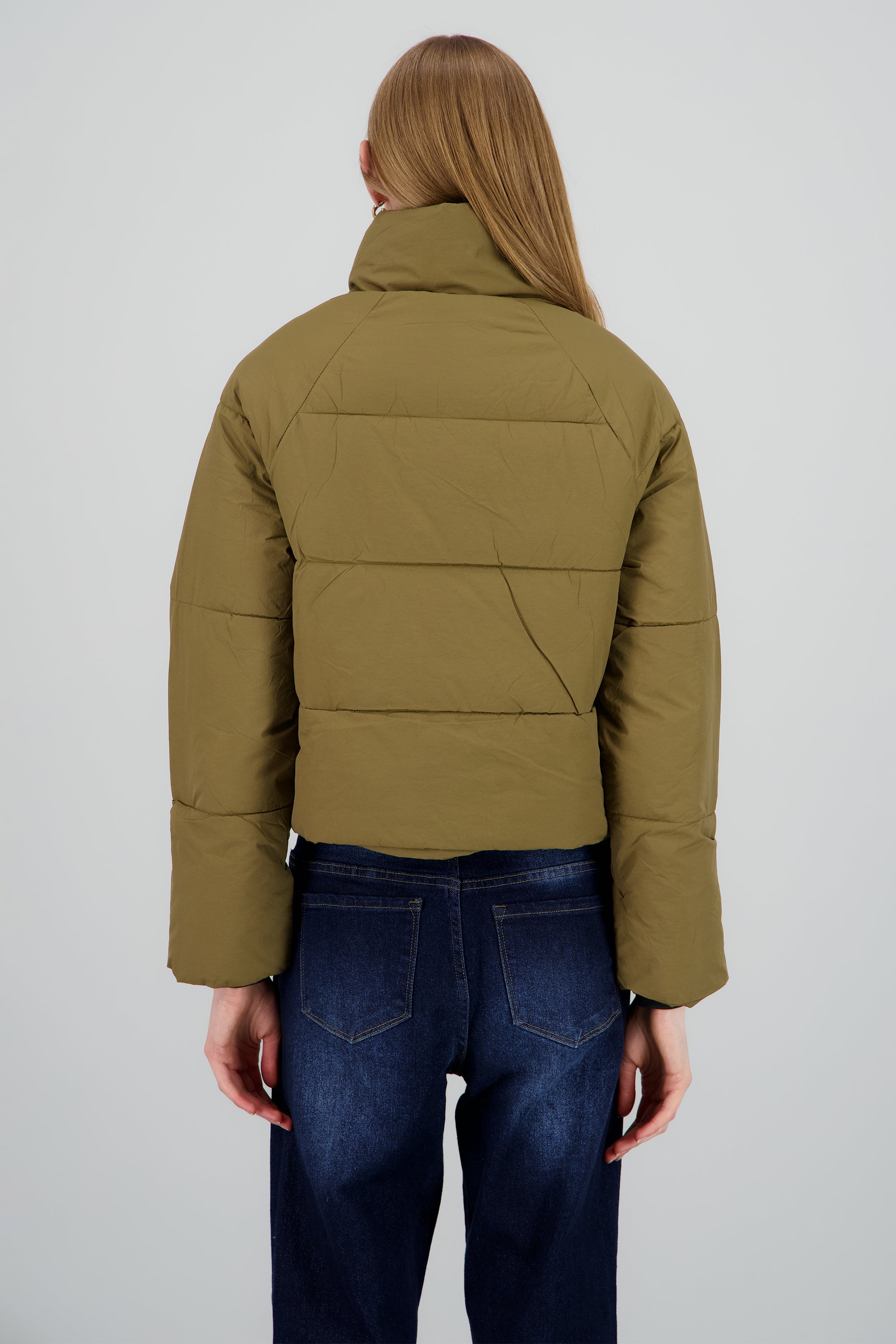 Chamarra capitonada corta OLIVO