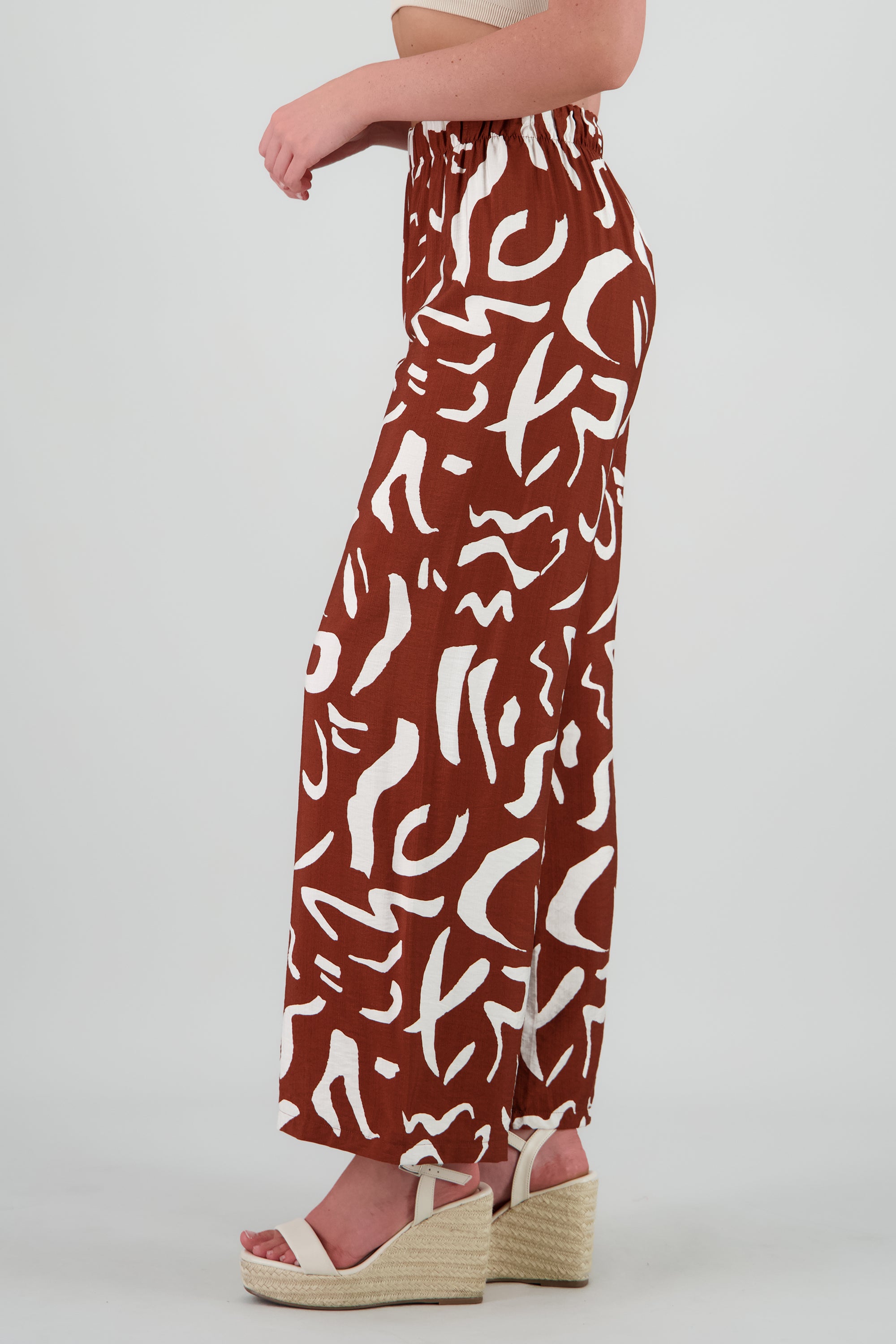 Pantalon fluido detalle estampado CAFE COMBO