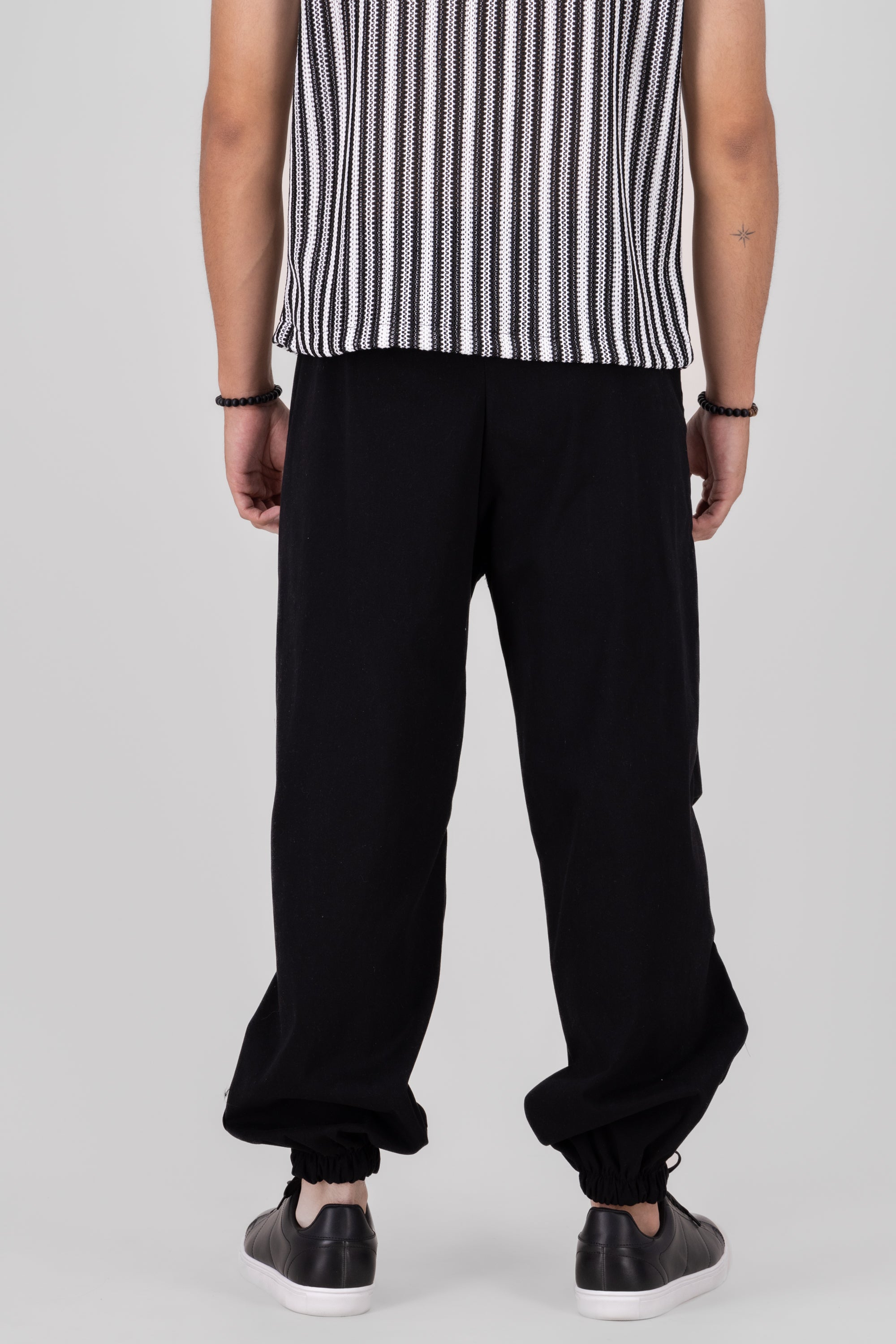 Jogger Básico Liso NEGRO