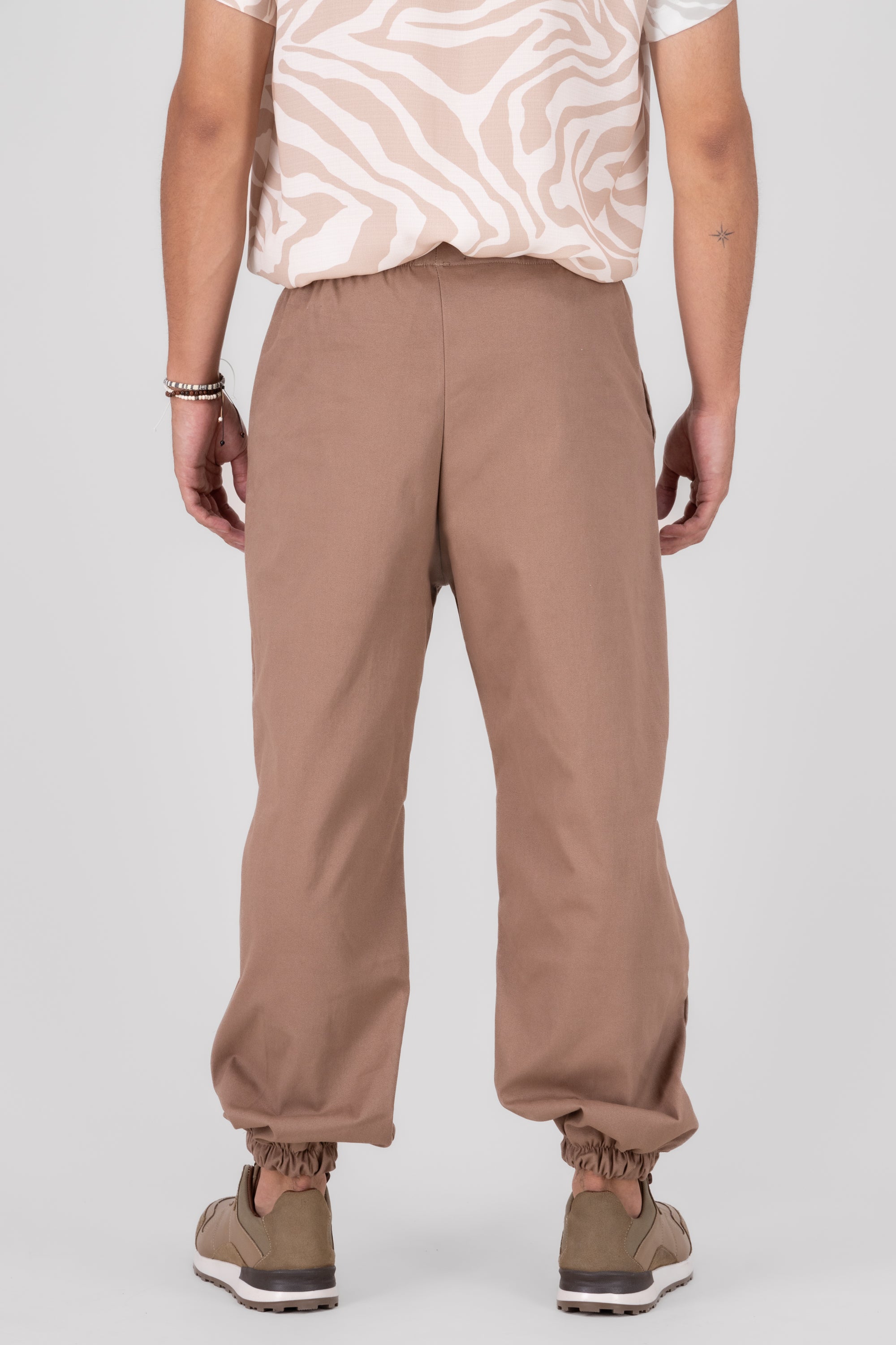 Jogger Básico Safari KHAKI