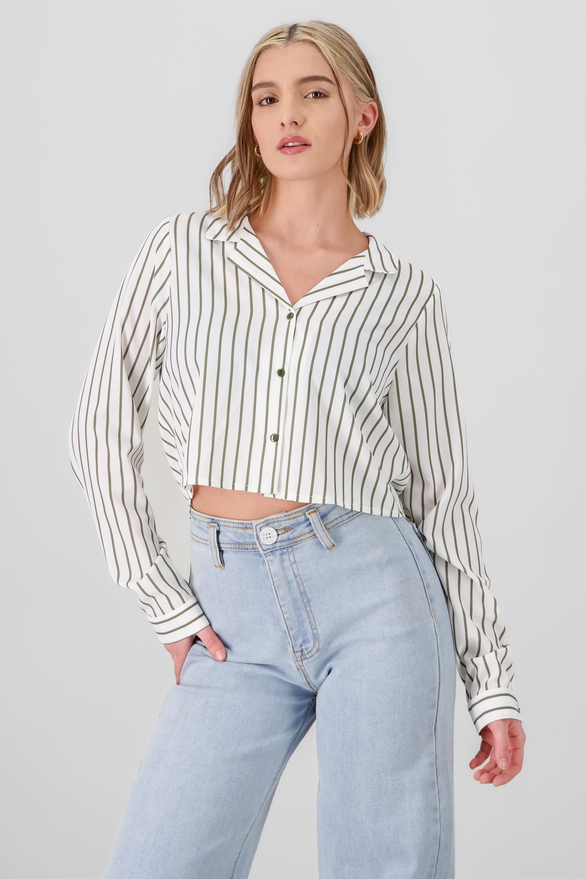 Camisa crop manga larga detalle rayas OLIVO COMBO