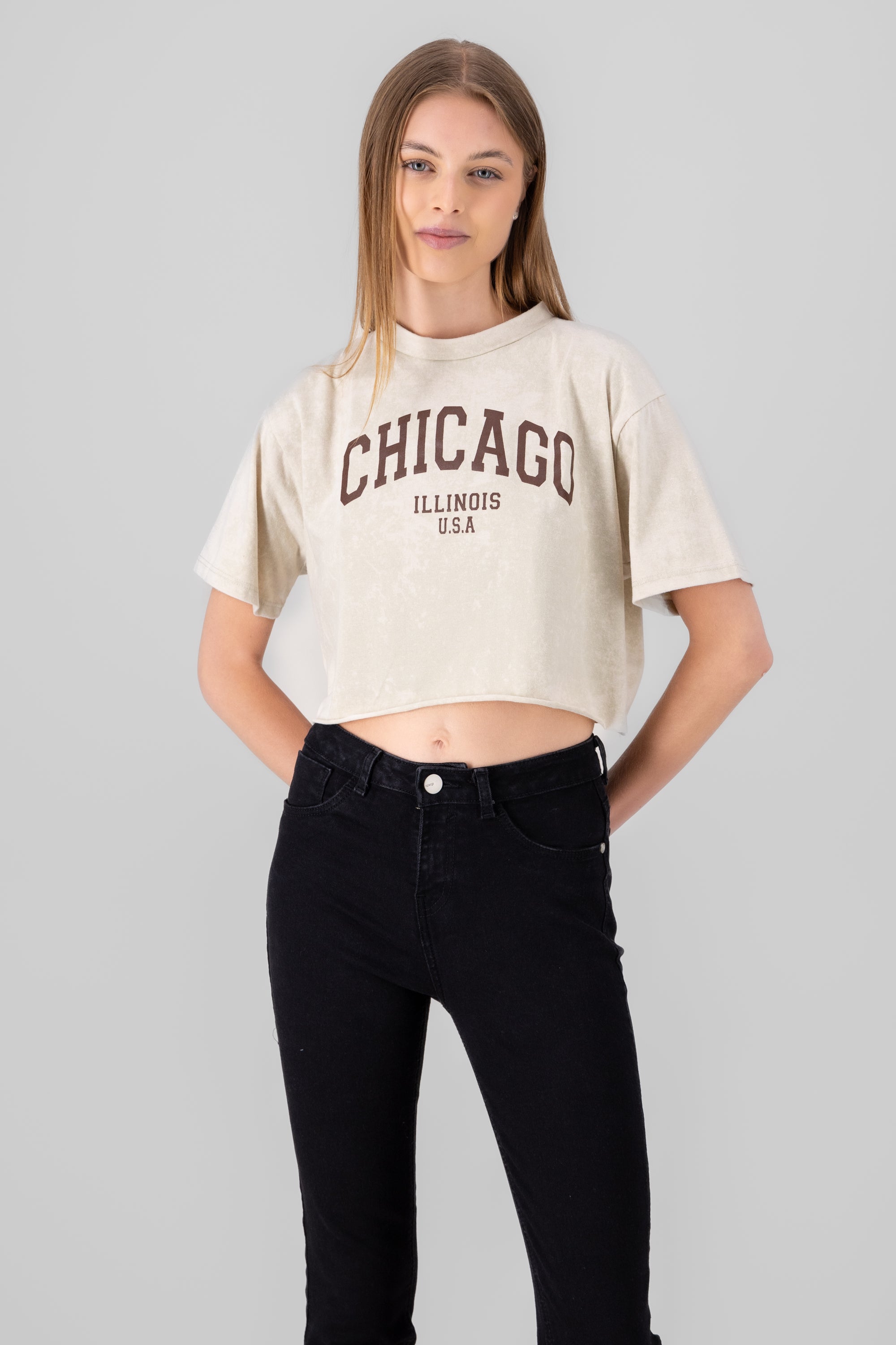 Playera crop acid wash chicago BEIGE