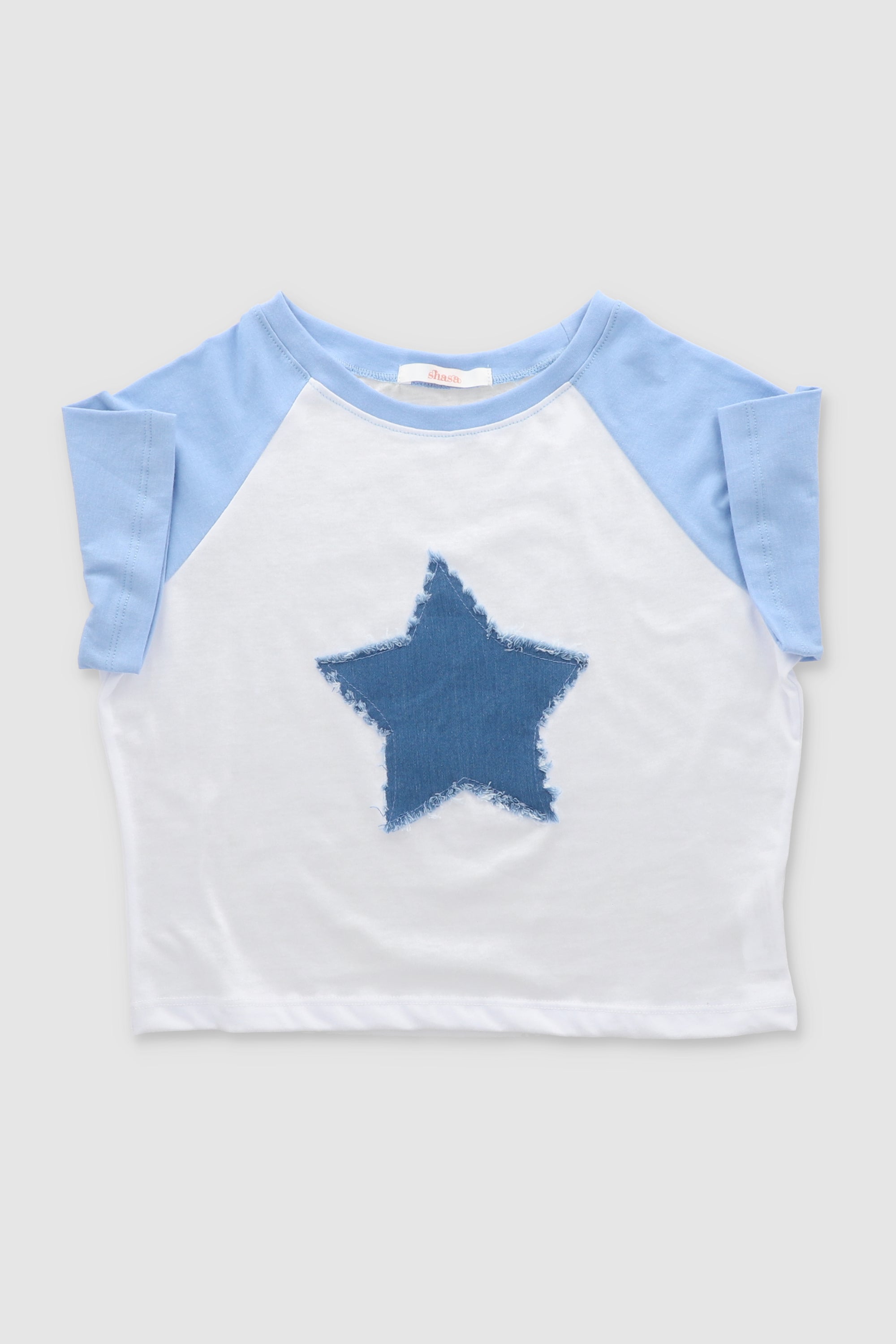 Playera crop parche estrella AZUL CIELO