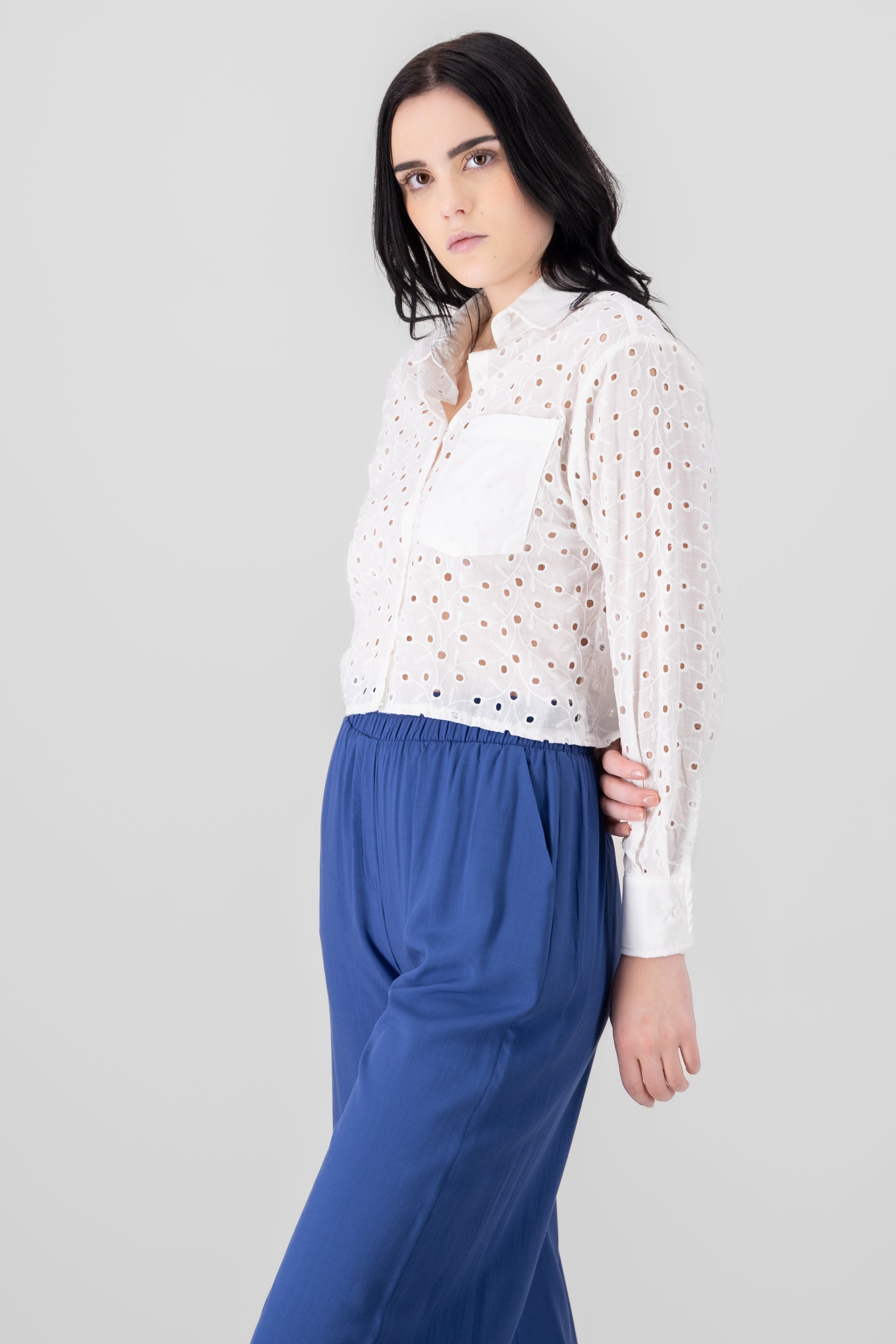 Camisa crop eyeled BLANCO