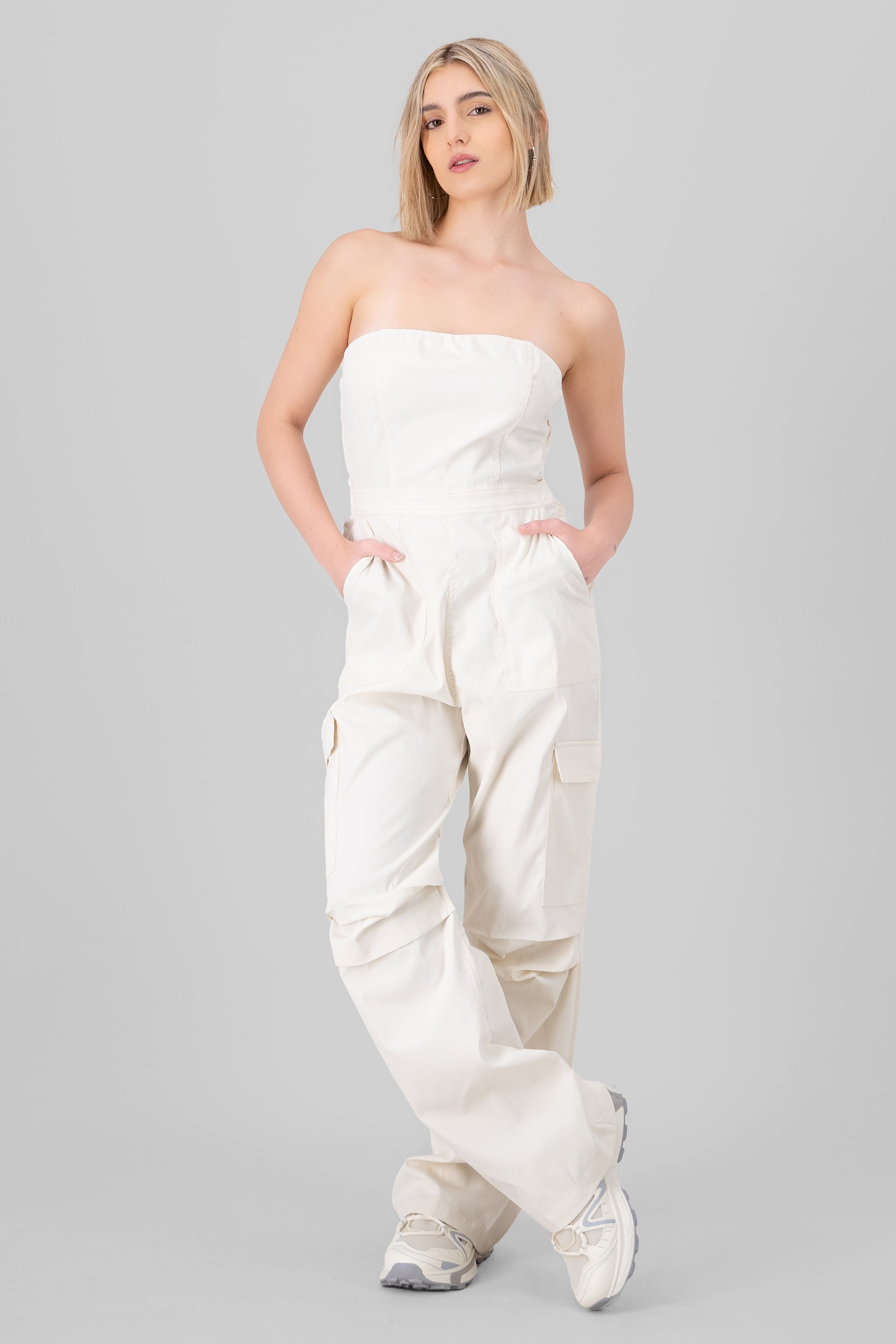 JUMPSUIT STRAPLESS CARGO CREMA