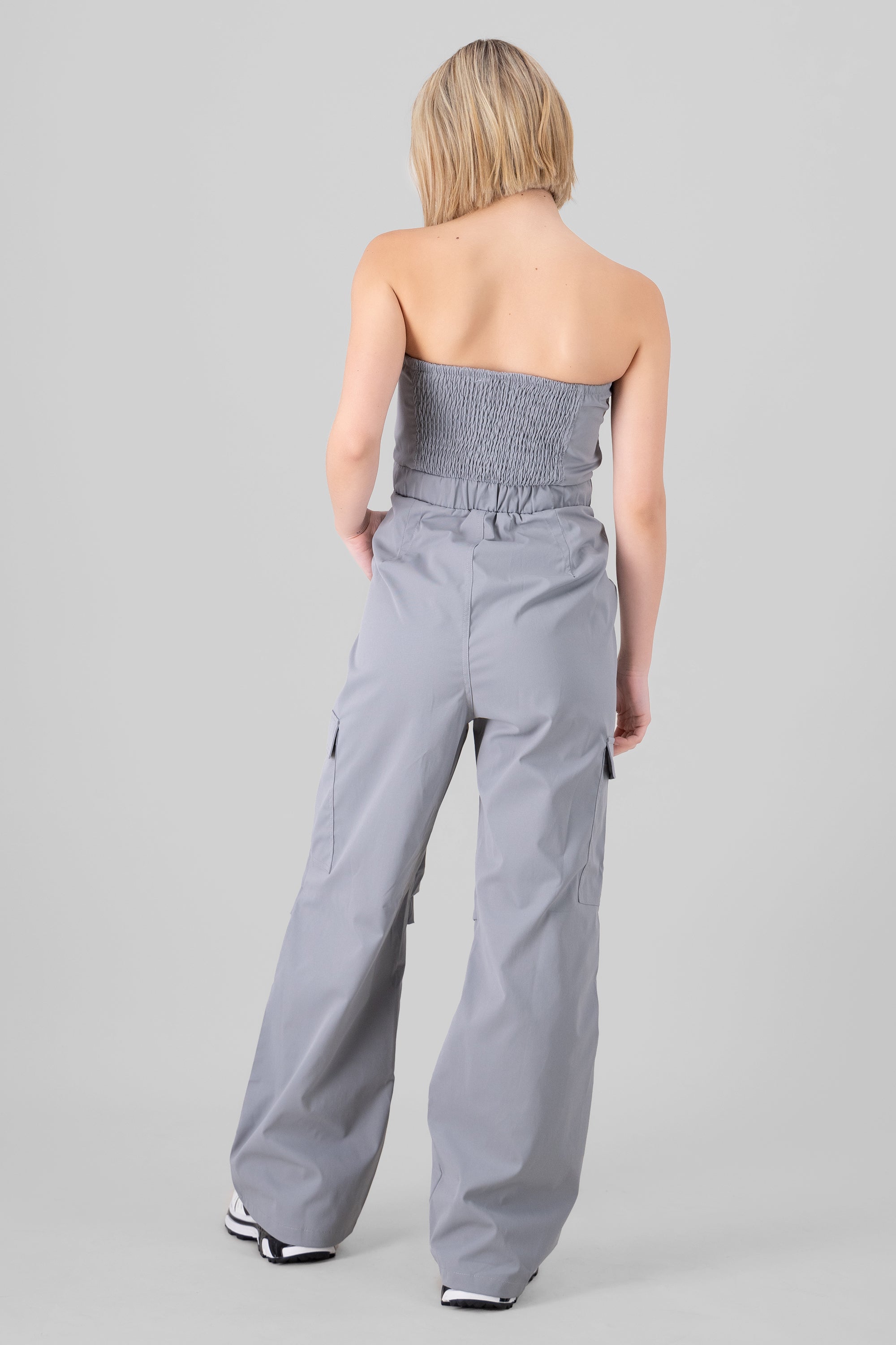 JUMPSUIT STRAPLESS CARGO GRIS