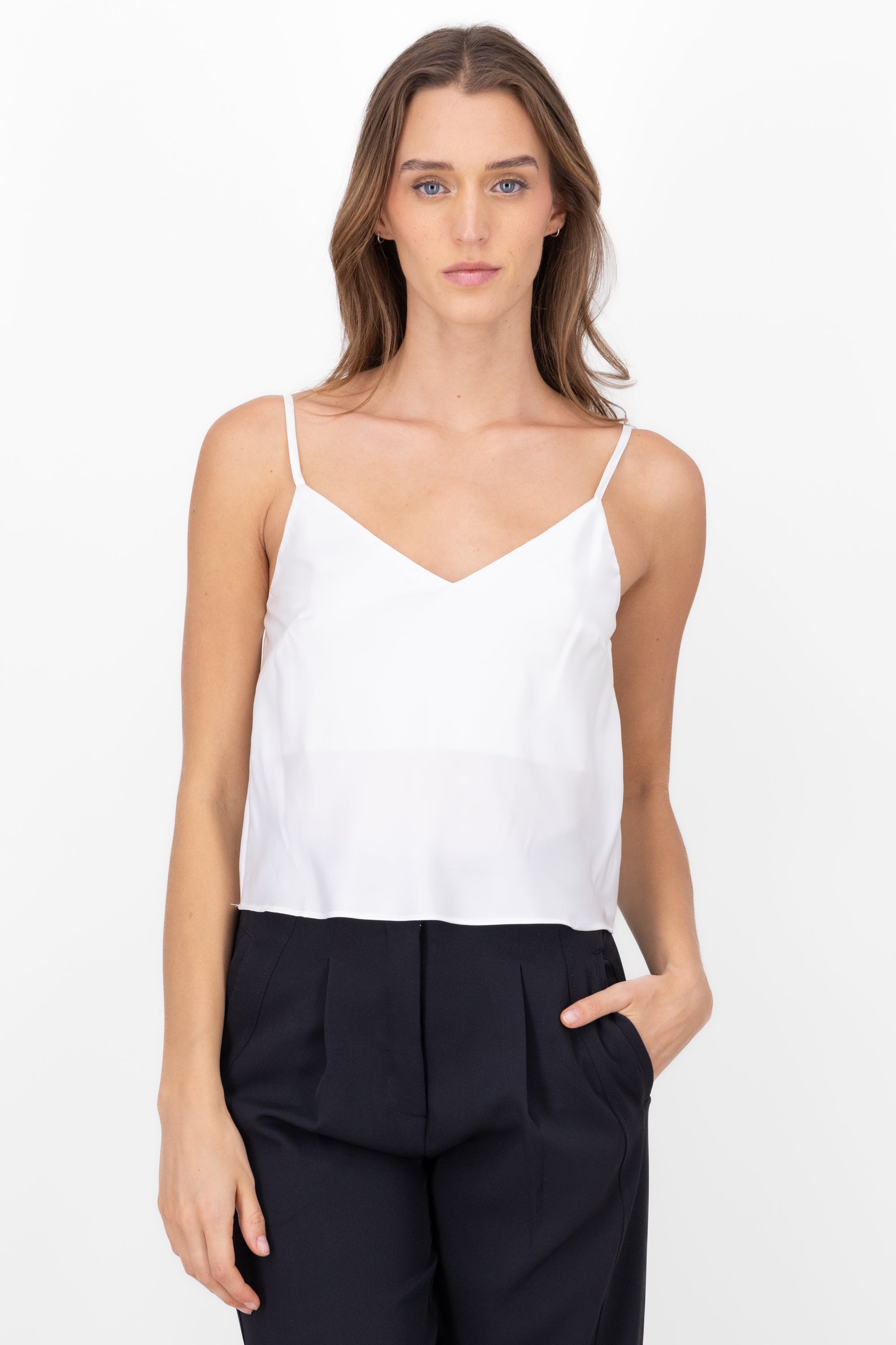 Blusa satinada cuello v lisa BLANCO