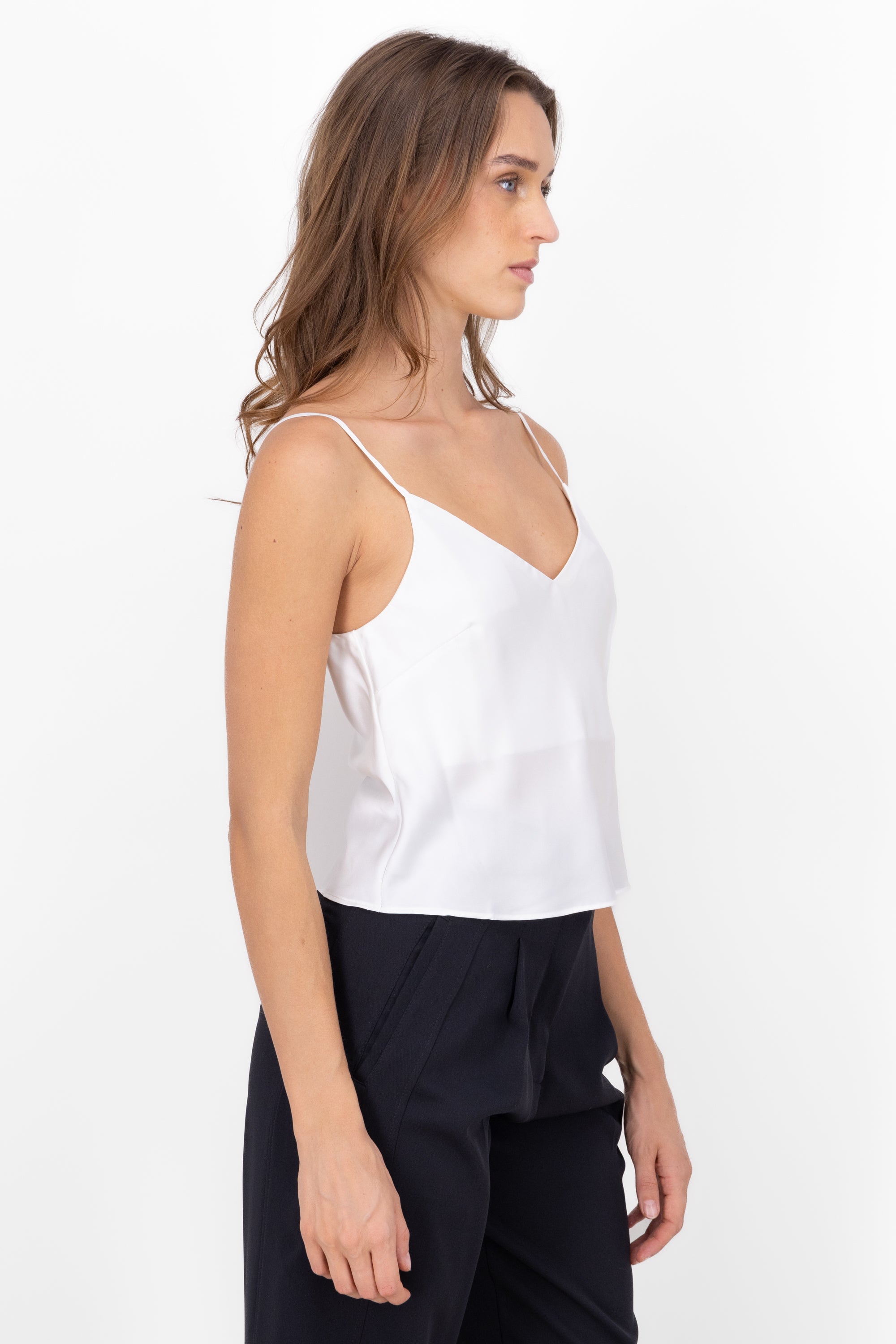 Blusa satinada cuello v lisa BLANCO