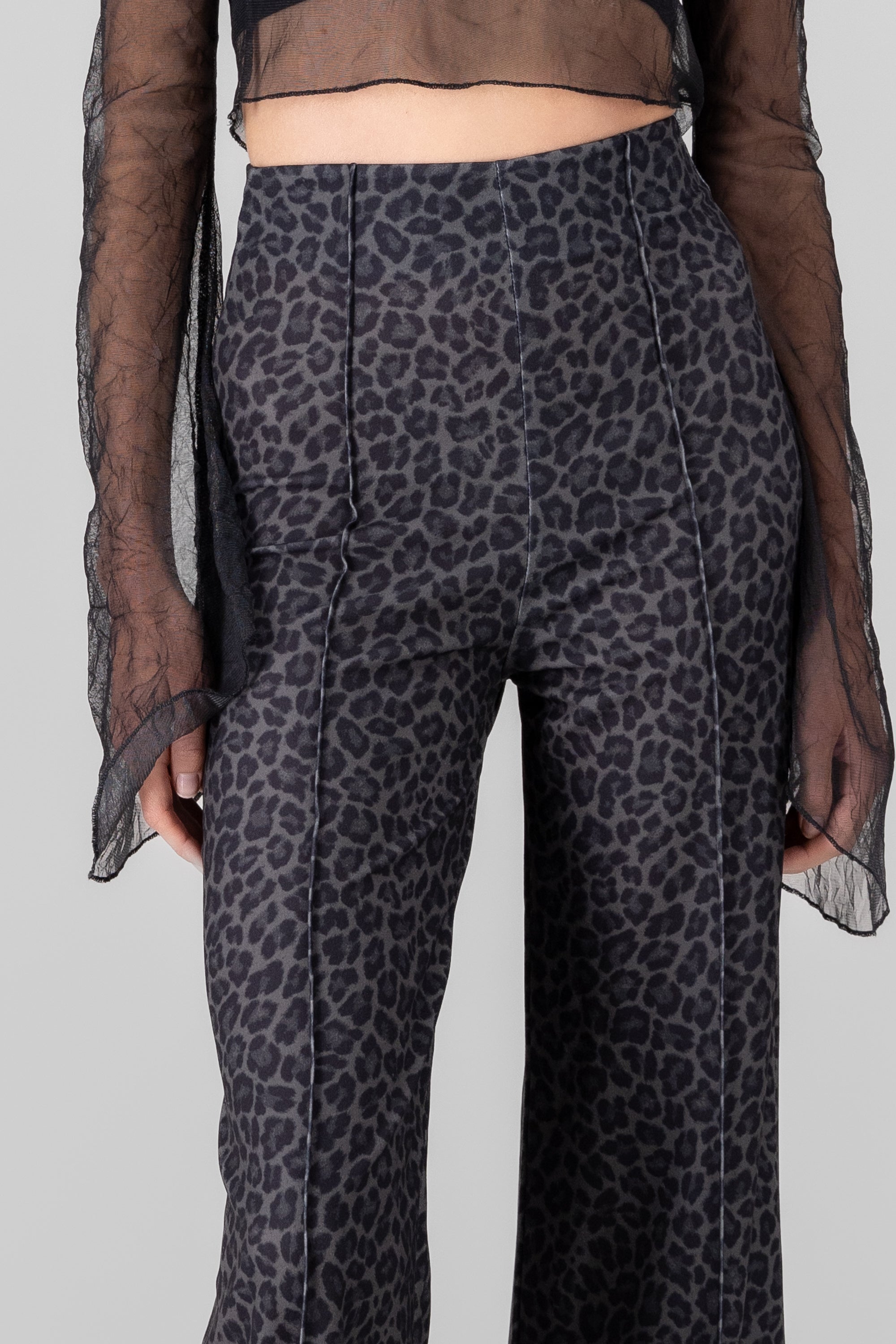 Pantalon wide le estampado animal print GRIS COMBO