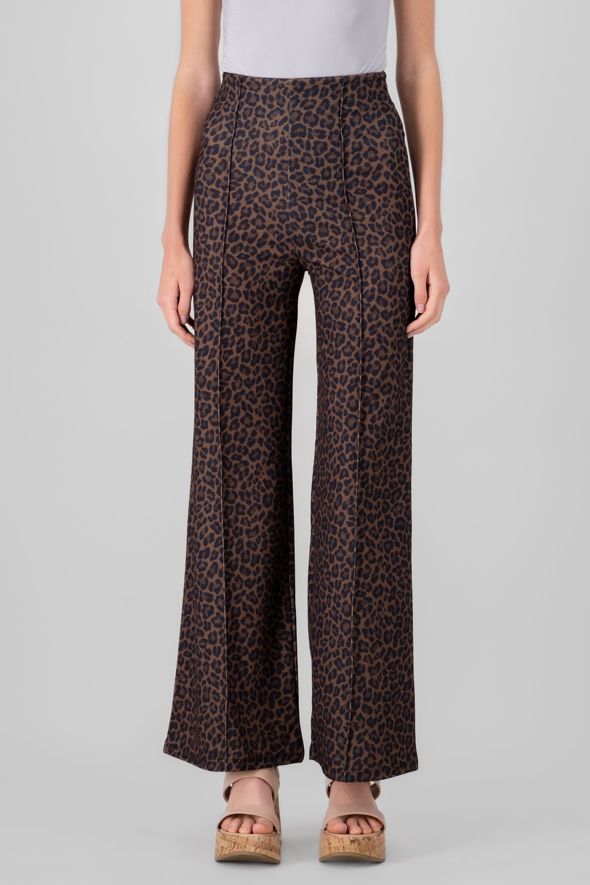 Pantalon wide le estampado animal print CAFE OBSCURO