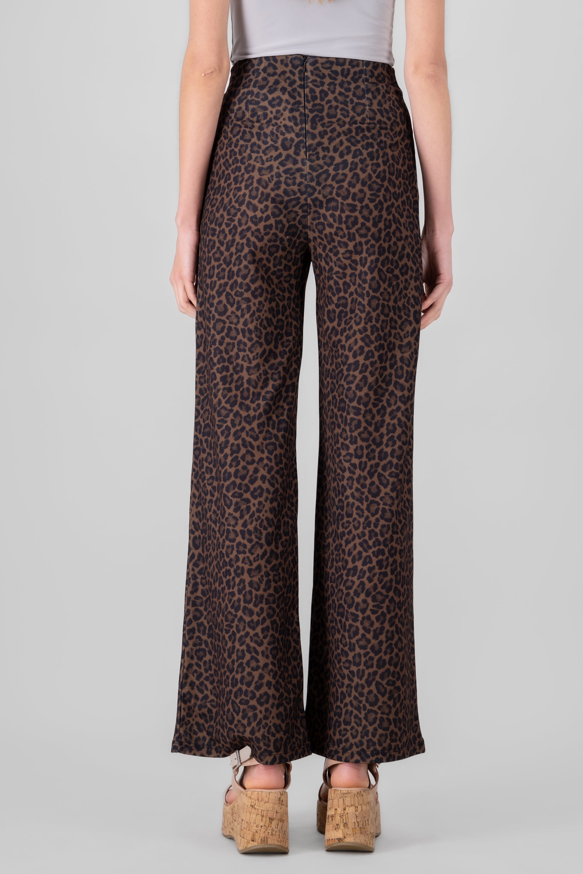 Pantalon wide le estampado animal print CAFE OBSCURO