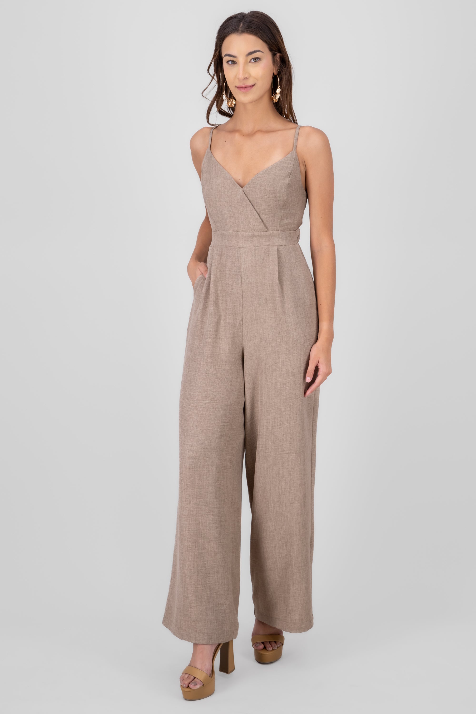 Jumpsuit escote v cruzado tirantes BEIGE