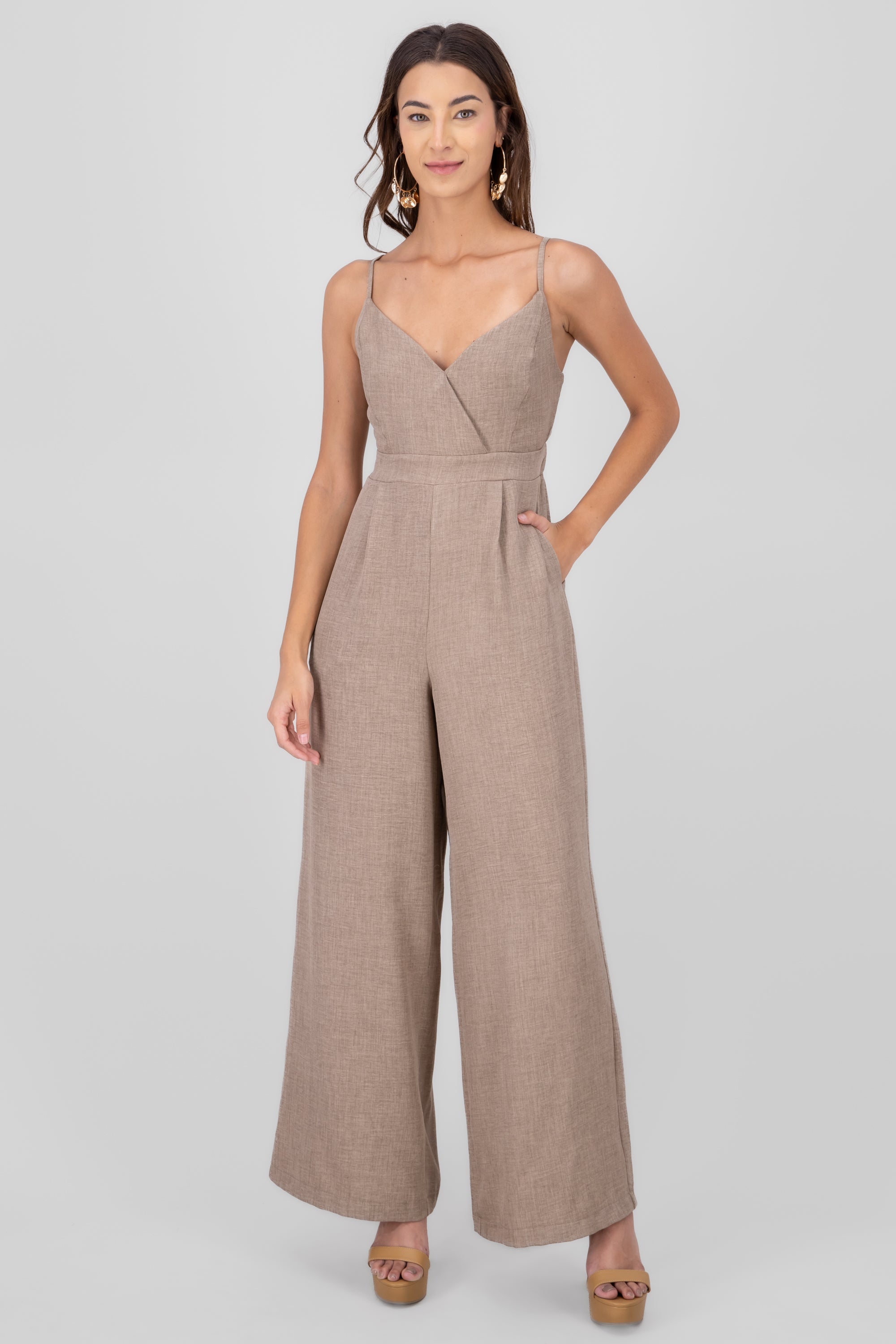 Jumpsuit escote v cruzado tirantes BEIGE