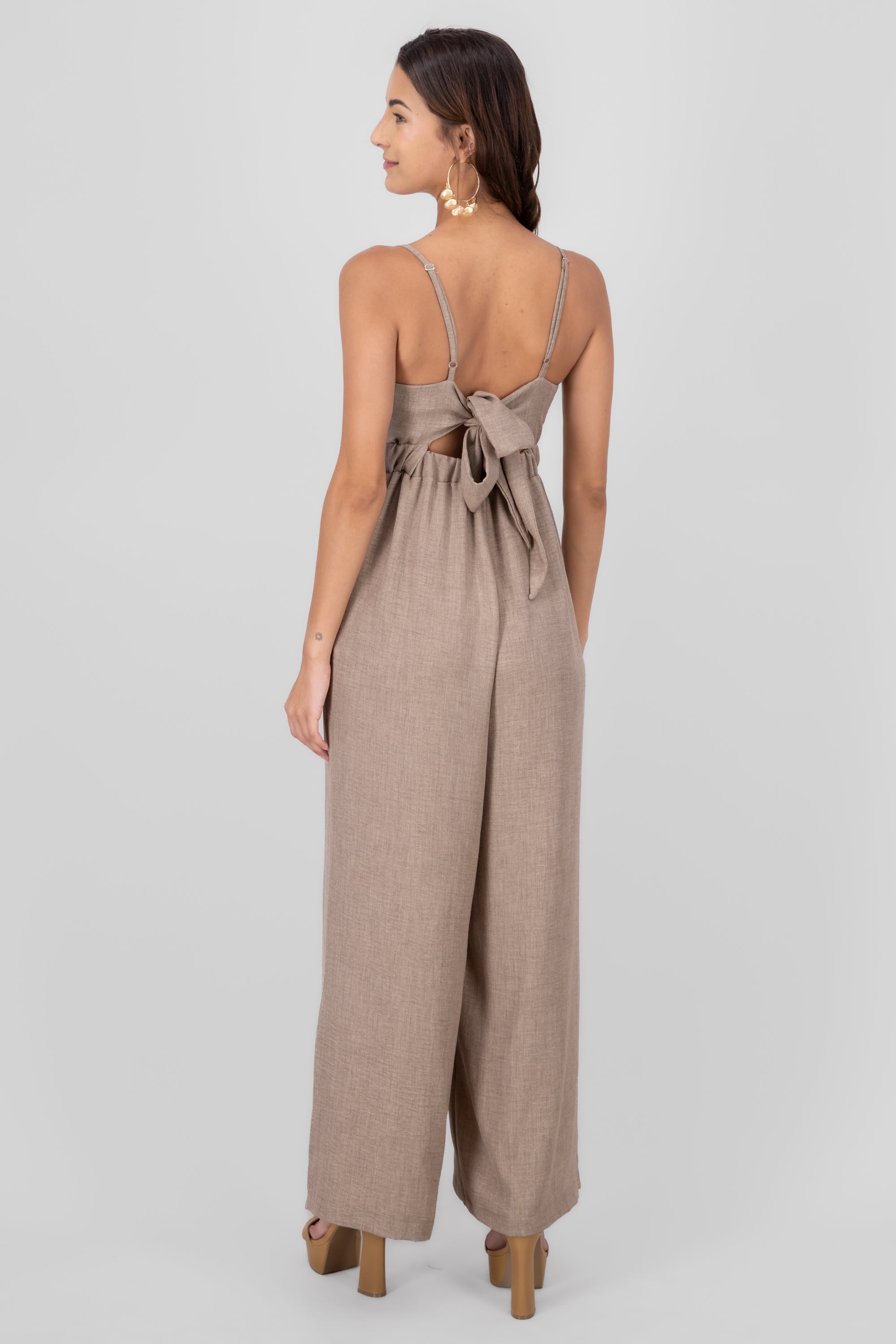 Jumpsuit escote v cruzado tirantes BEIGE