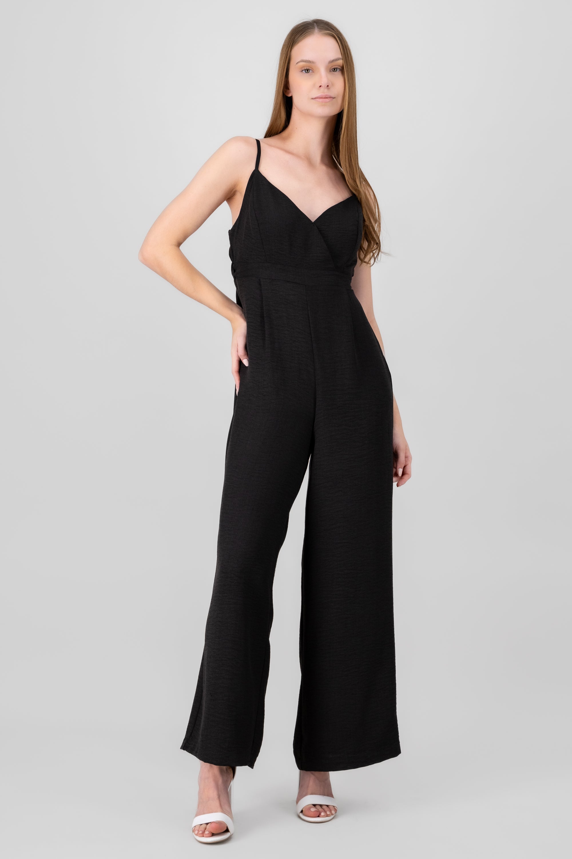 Jumpsuit escote v cruzado tirantes NEGRO