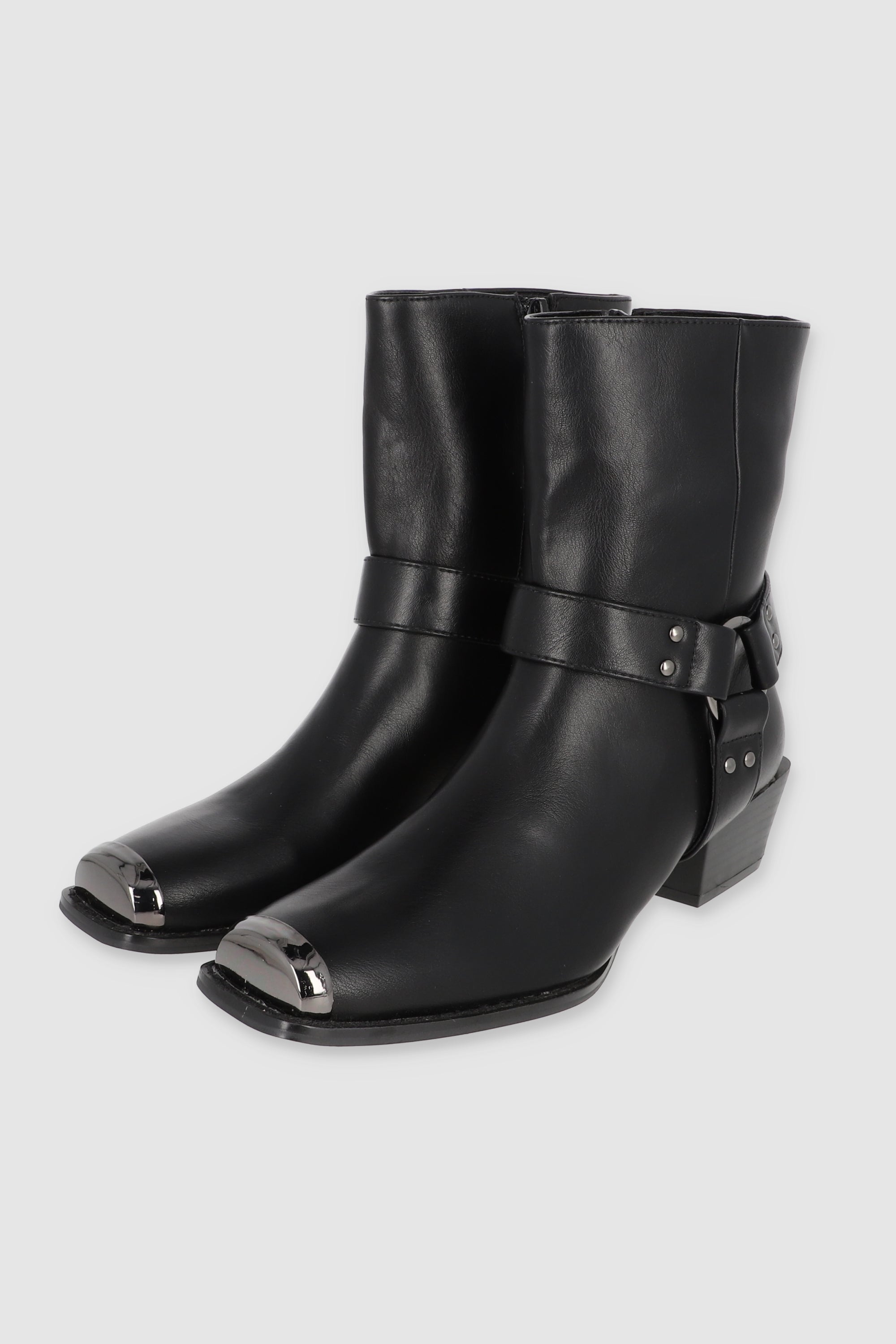 Botin vaquero punta rebanada detalle metal NEGRO