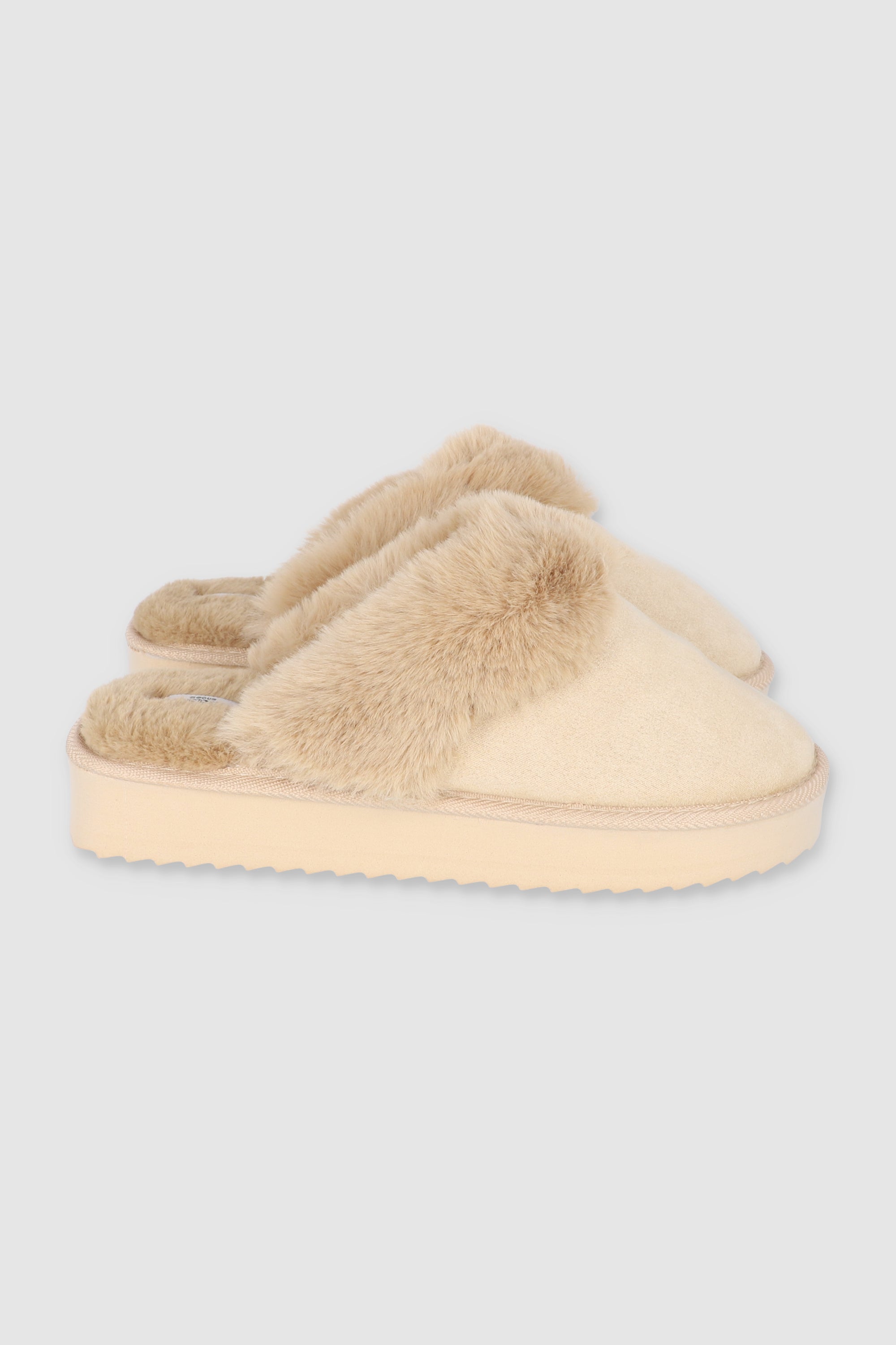 PANTUFLA COZY PELUCHE BEIGE