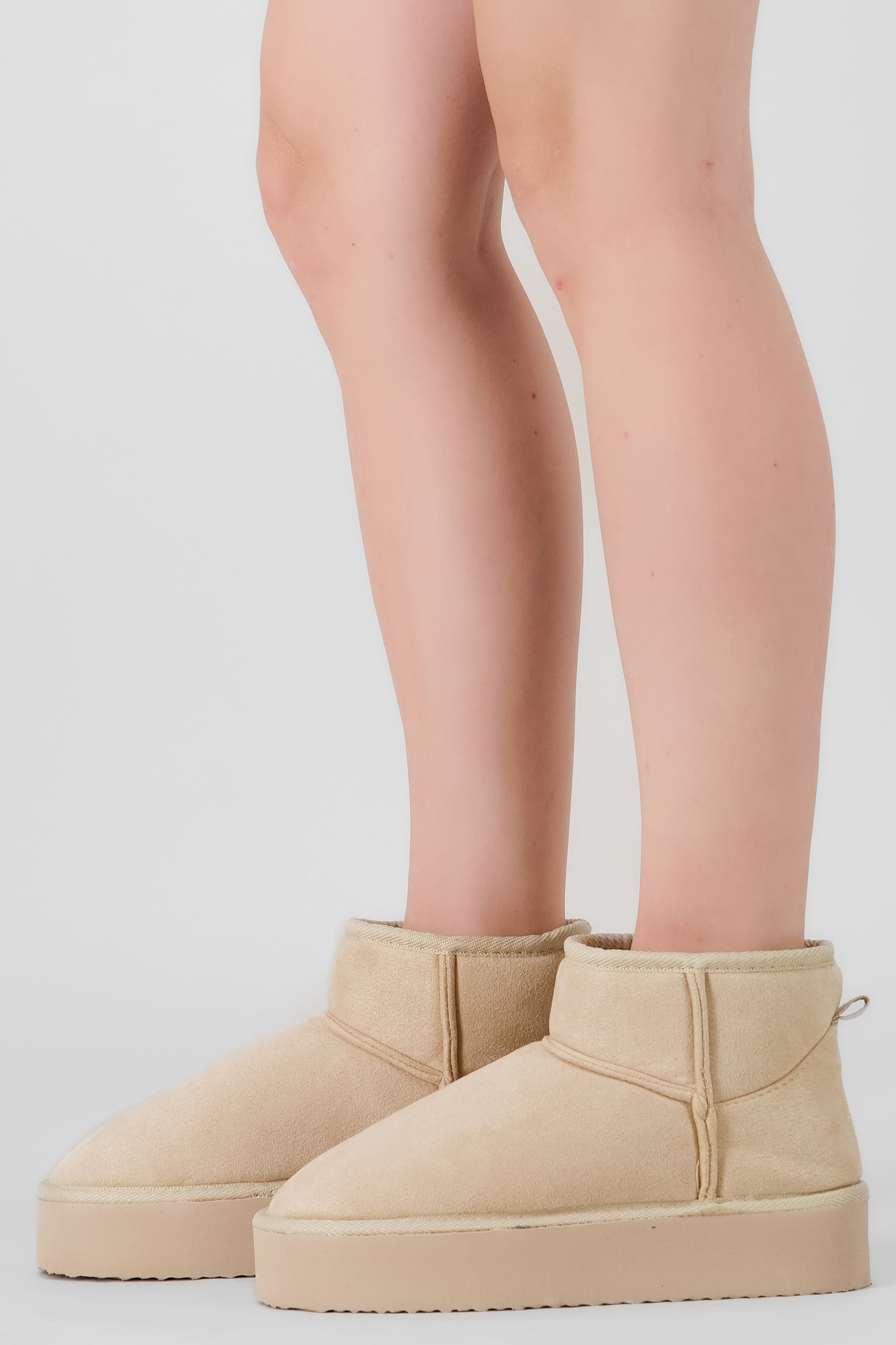 BOTA PELUCHE PLATAFORMA BEIGE