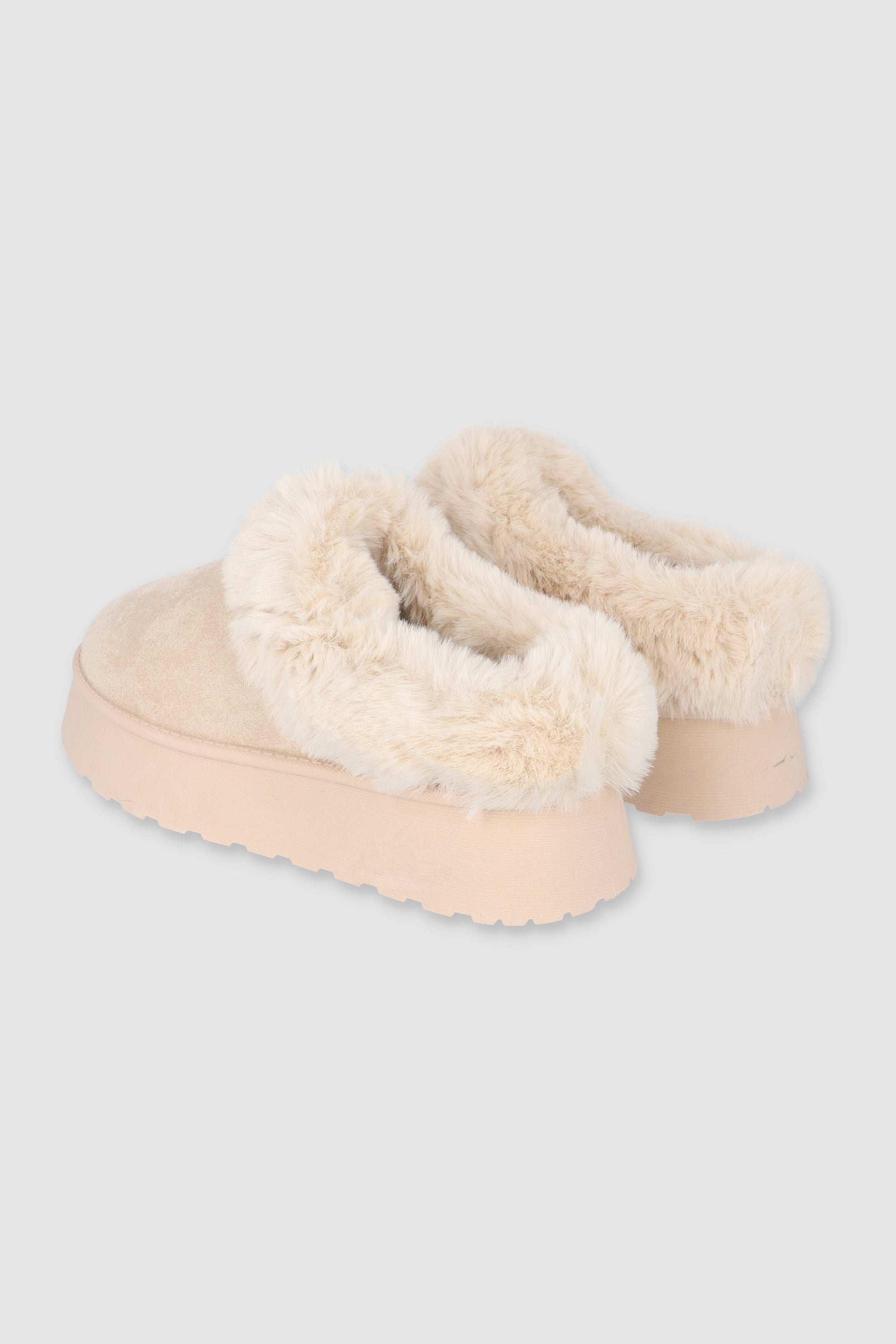 PANTUFLA PELUDA MULA BEIGE