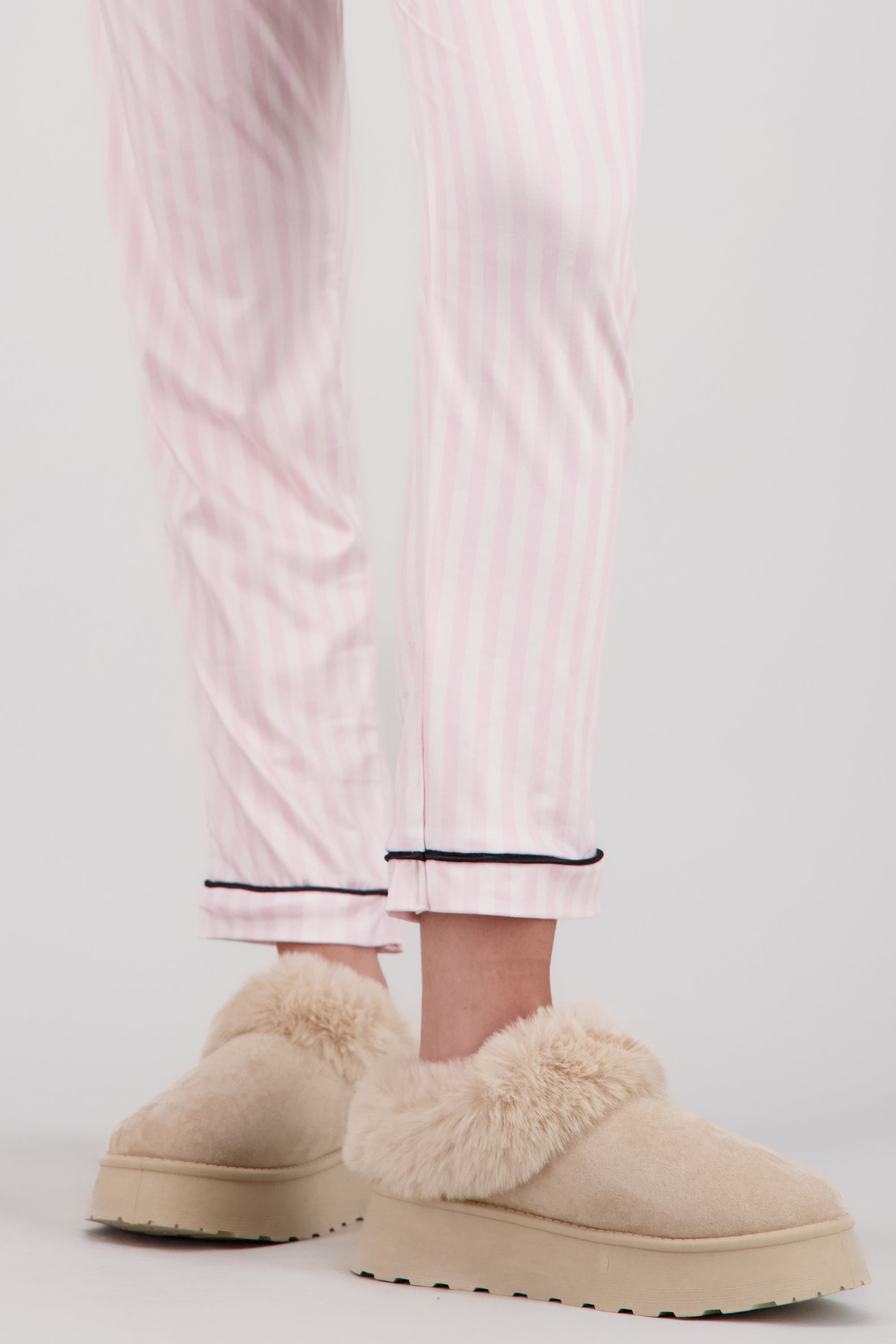 Pantufla Peluda Mula BEIGE