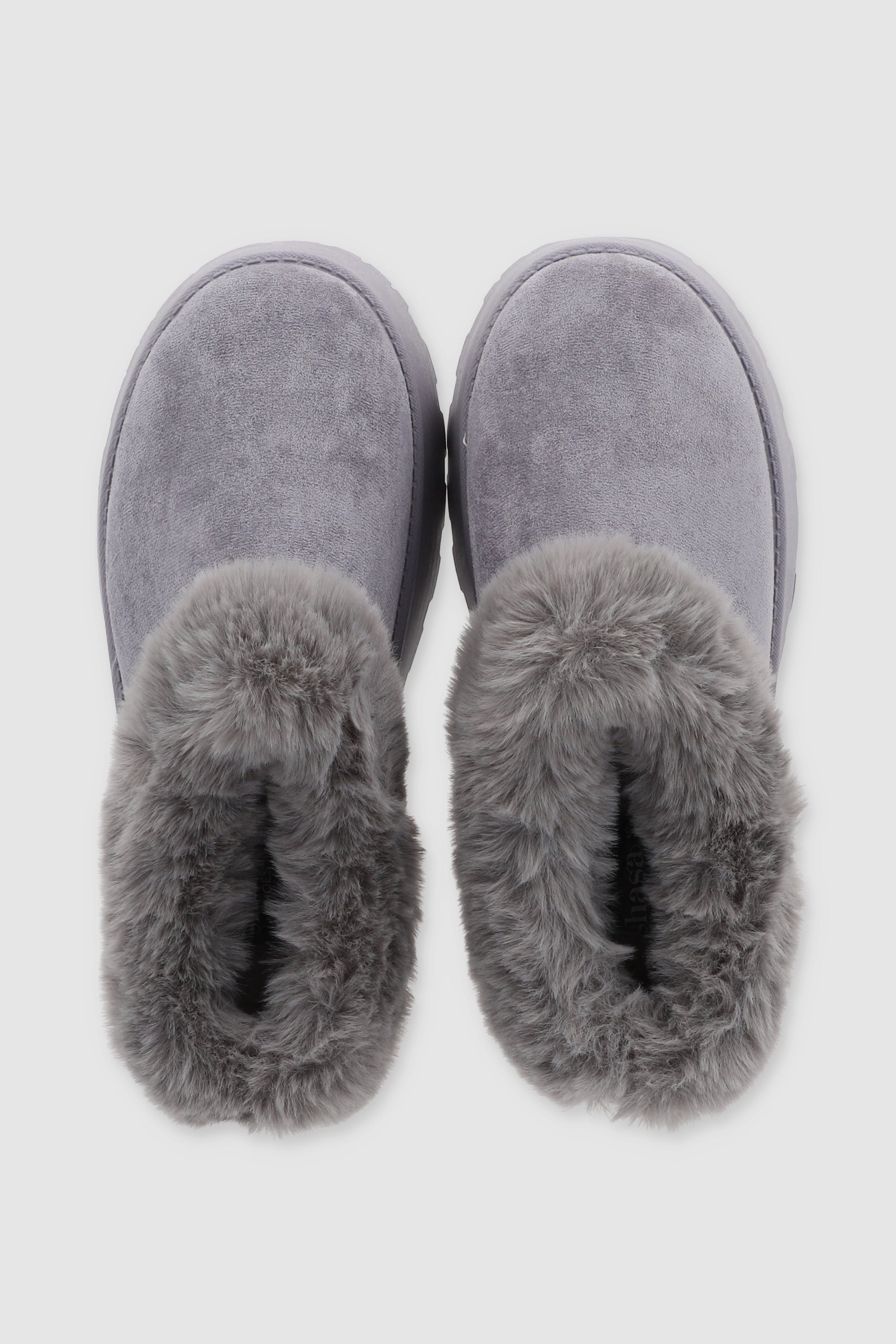 PANTUFLA PELUDA MULA GRIS