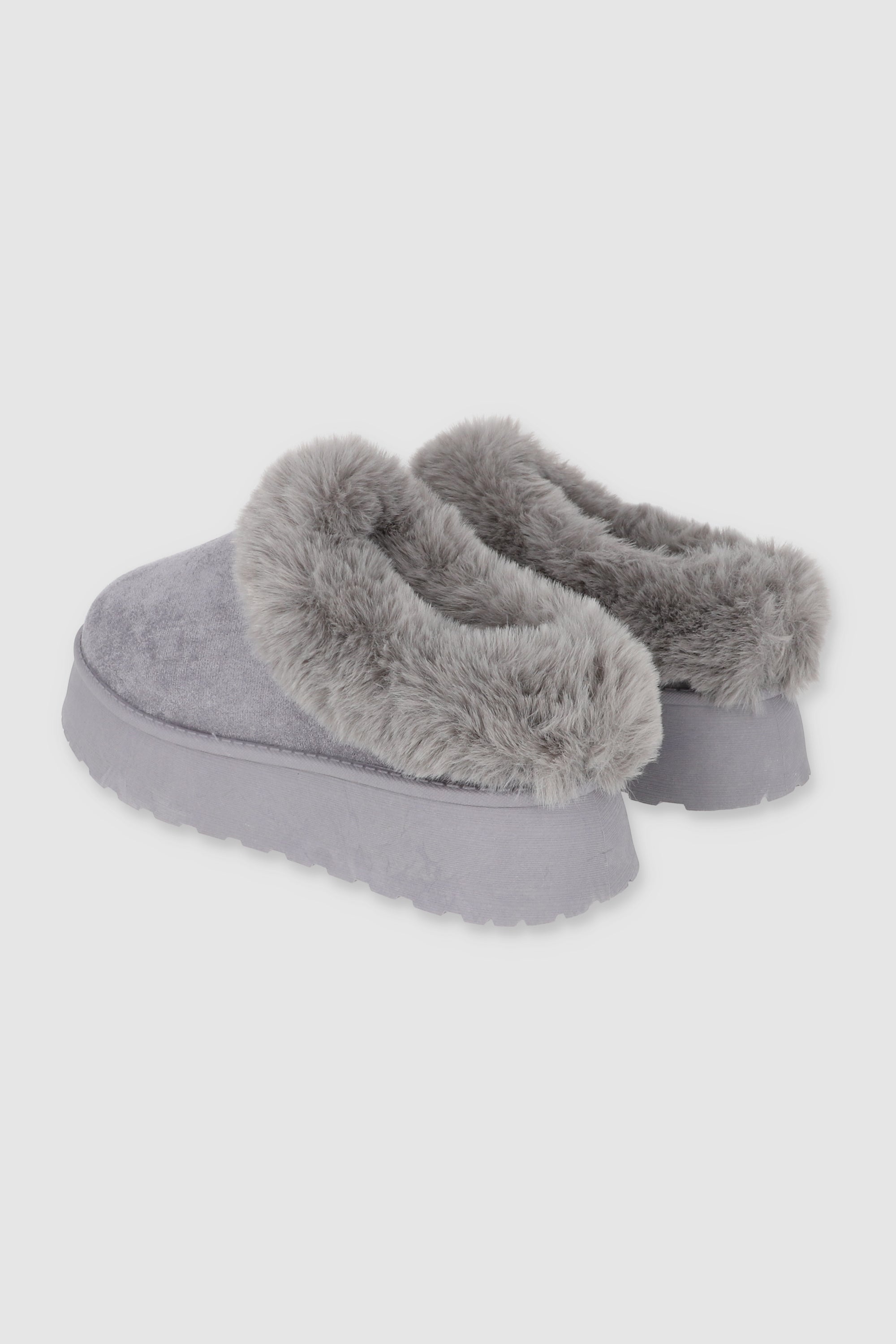 PANTUFLA PELUDA MULA GRIS