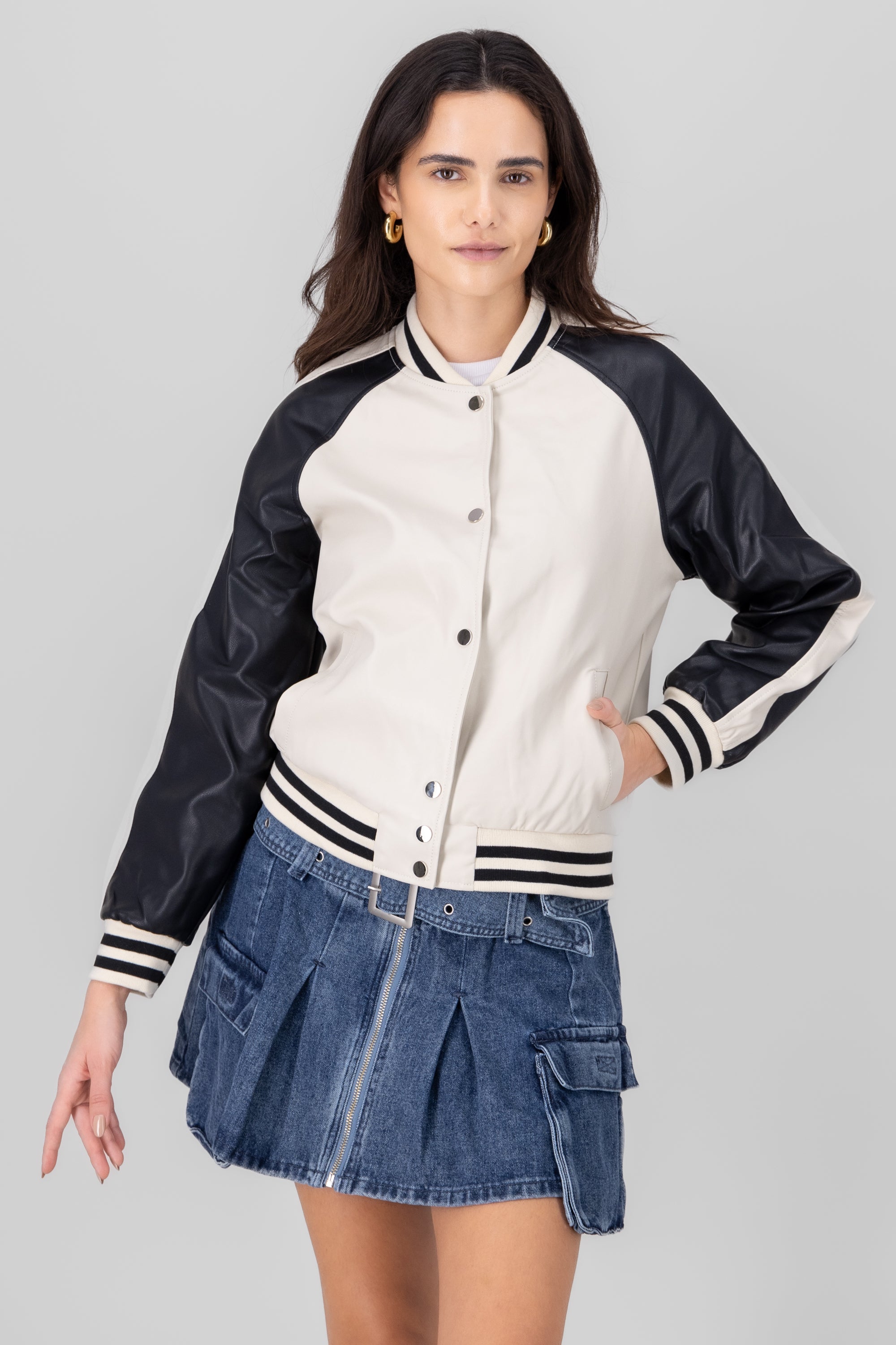 Chamarra bomber efecto piel NEGRO BLANCO