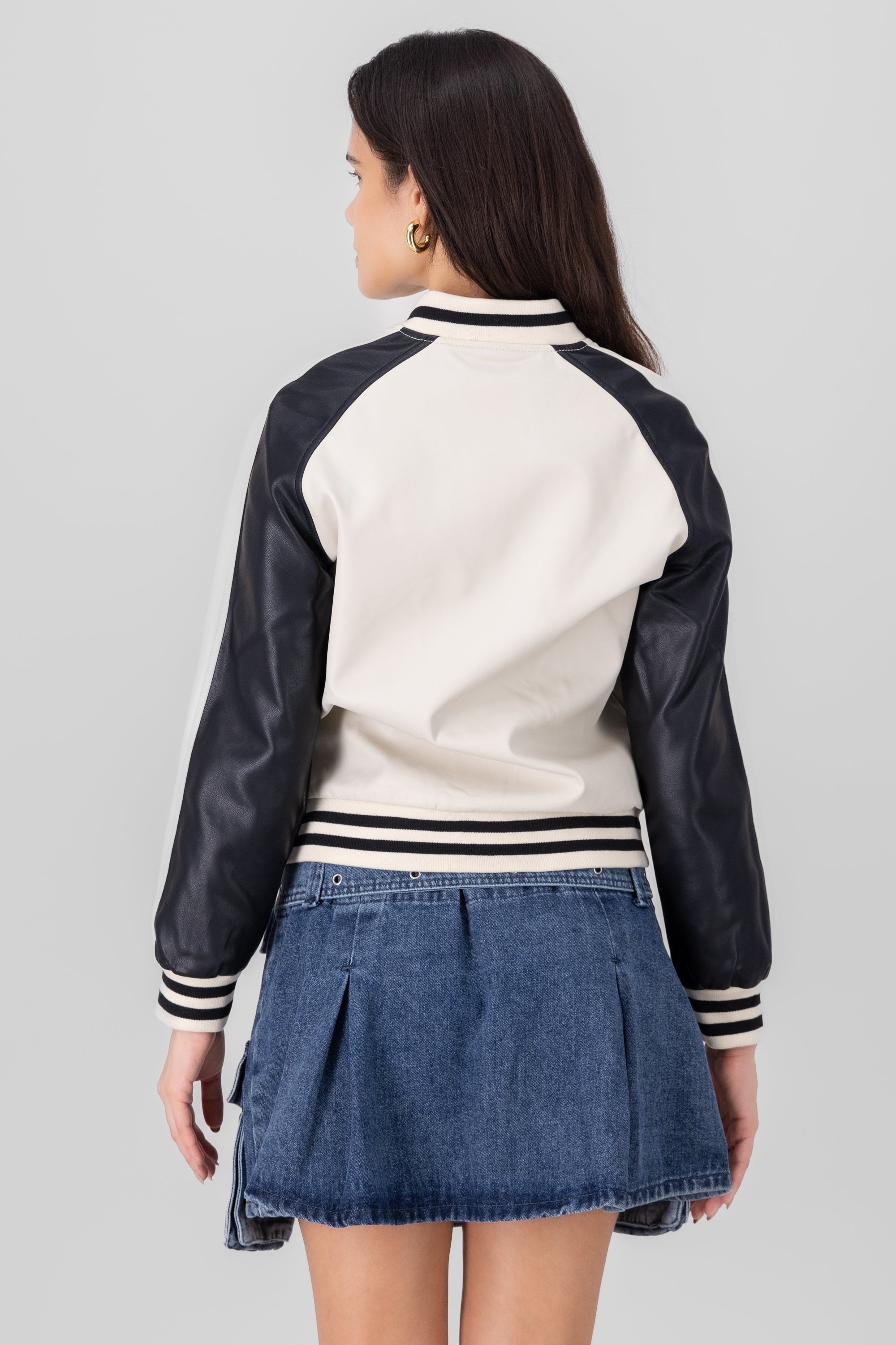 Chamarra bomber efecto piel NEGRO BLANCO