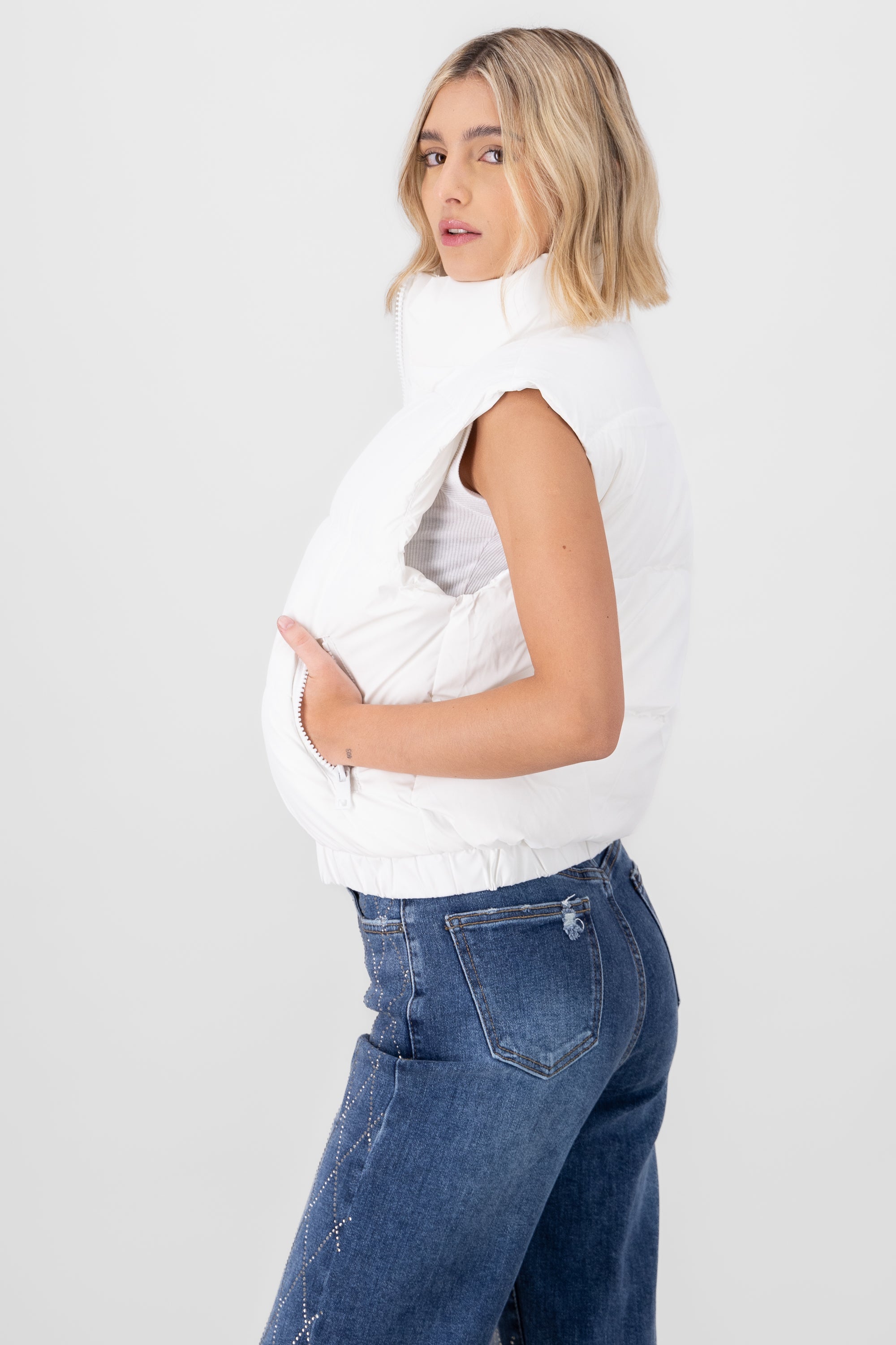 Chaleco crop bolsas BLANCO