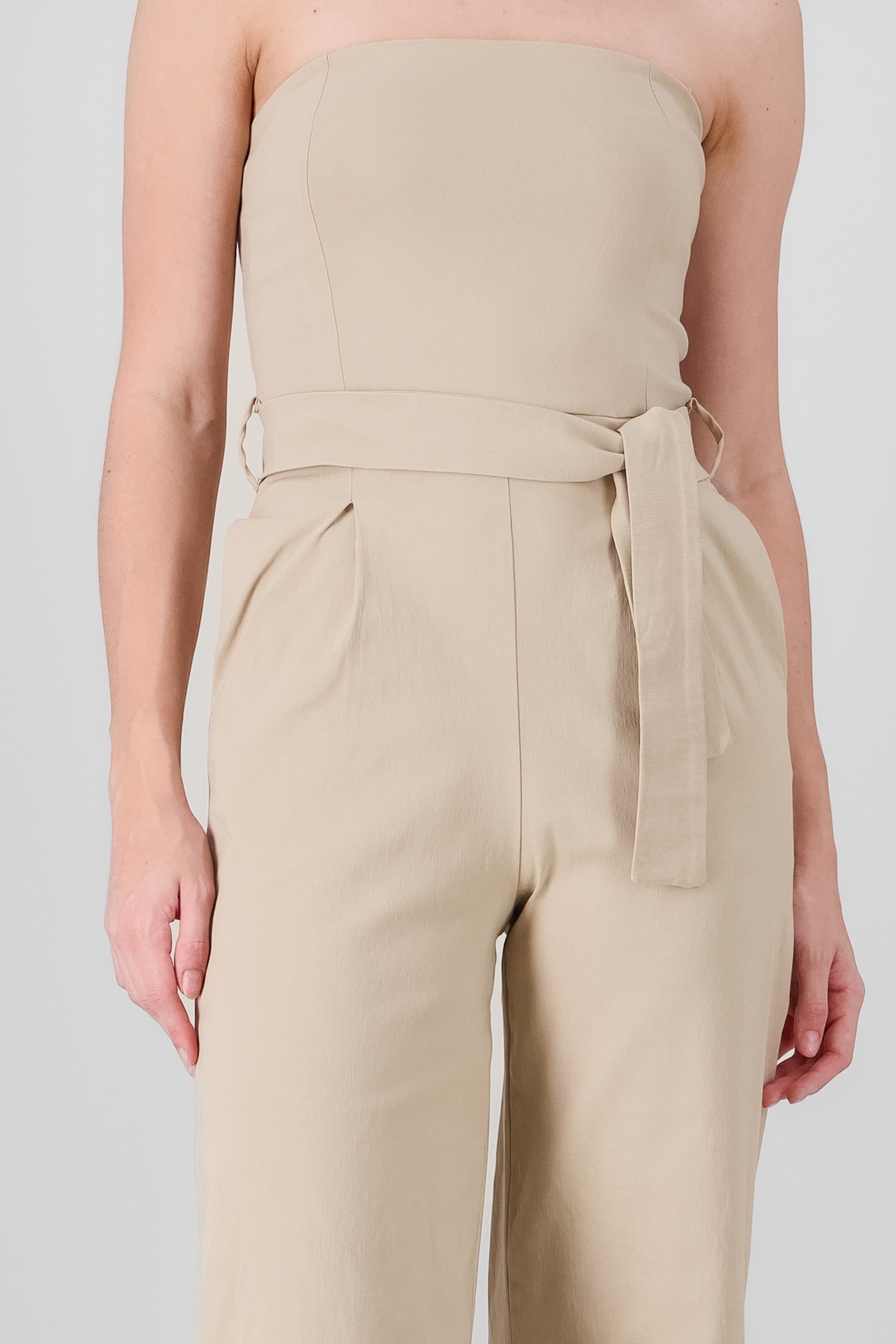 Jumpsuit strapless detalle cinturon ARENA