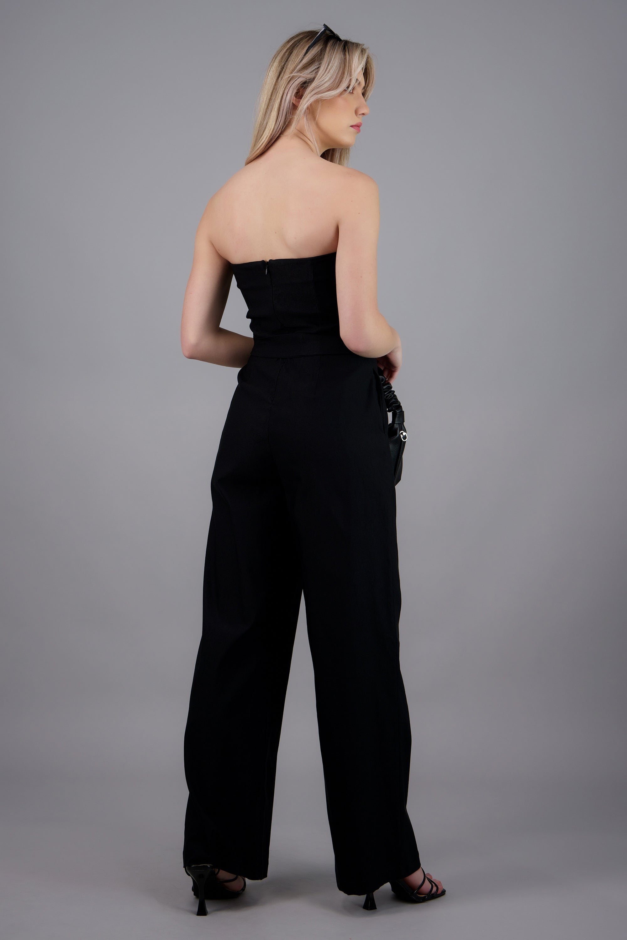 Jumpsuit strapless detalle cinturon NEGRO