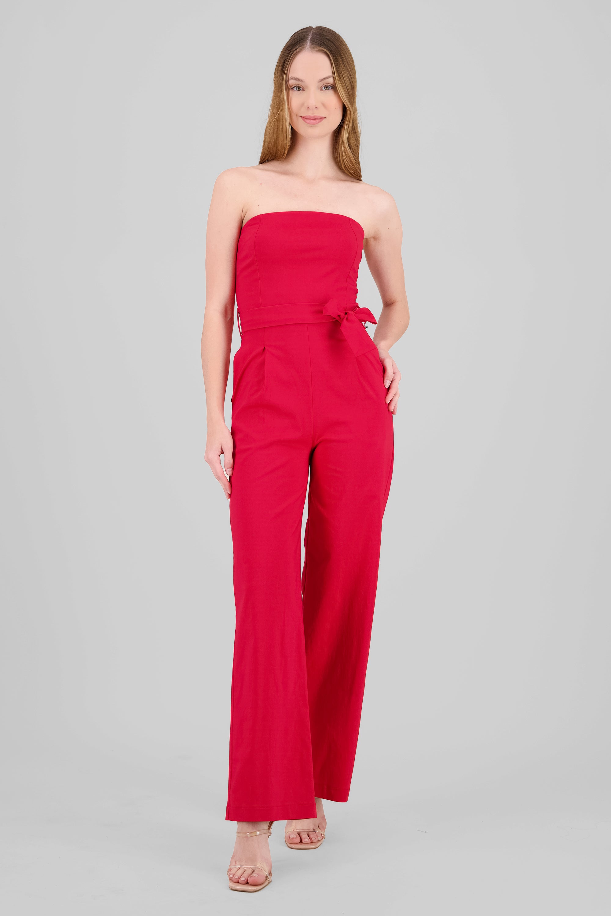 Jumpsuit strapless detalle cinturon ROJO CEREZA