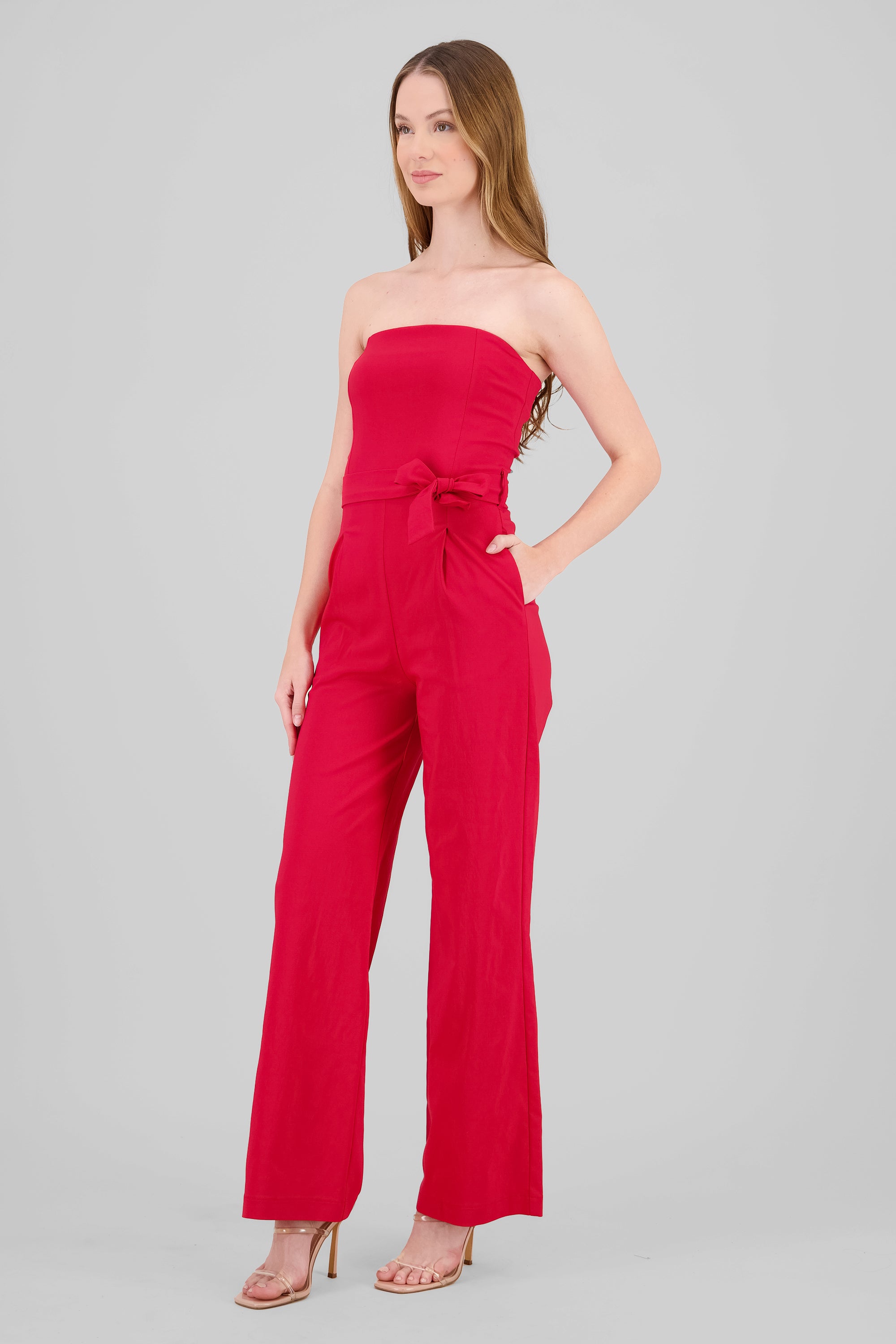 Jumpsuit strapless detalle cinturon ROJO CEREZA