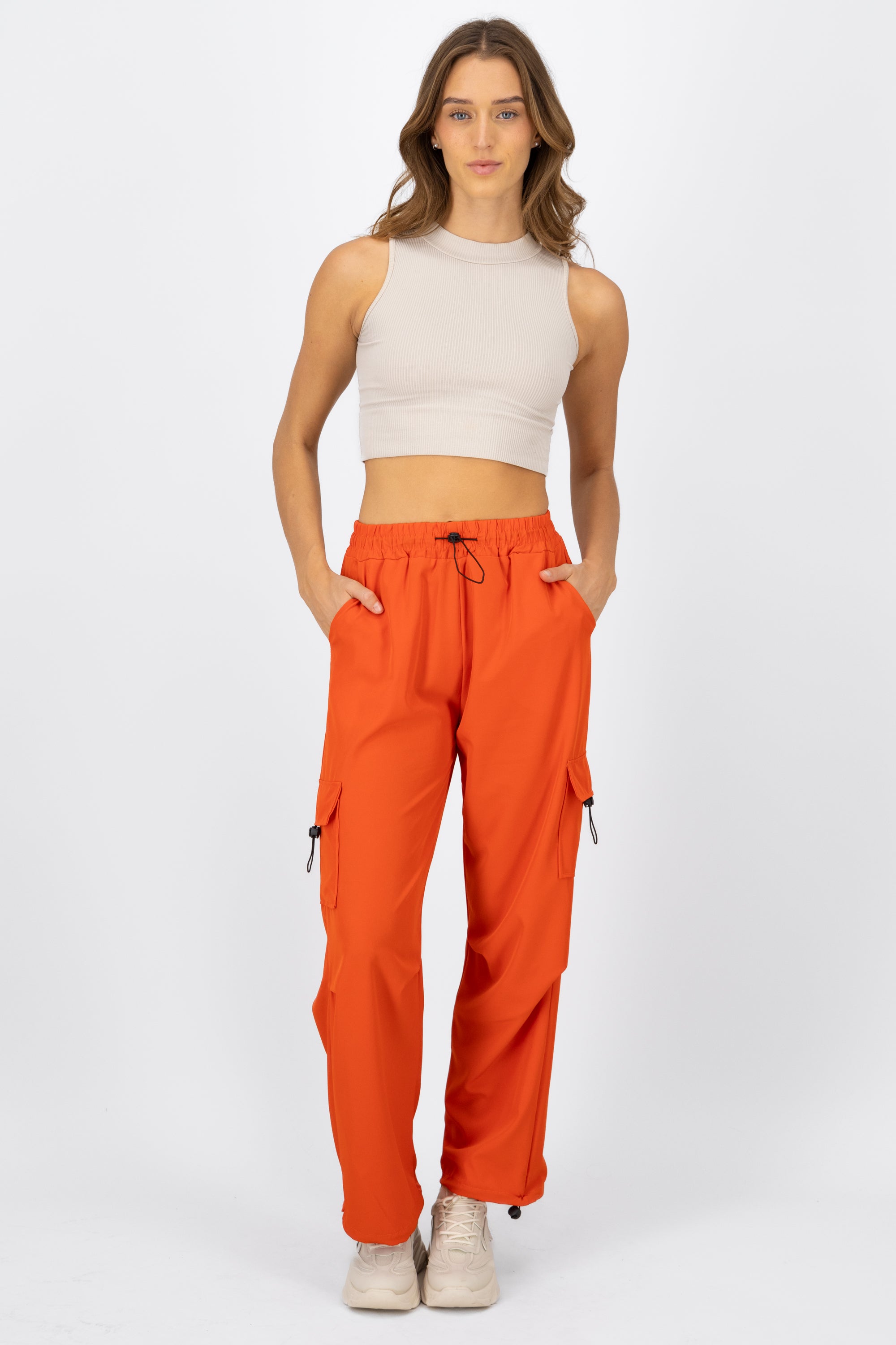 Jogger detalle cargo NARANJA