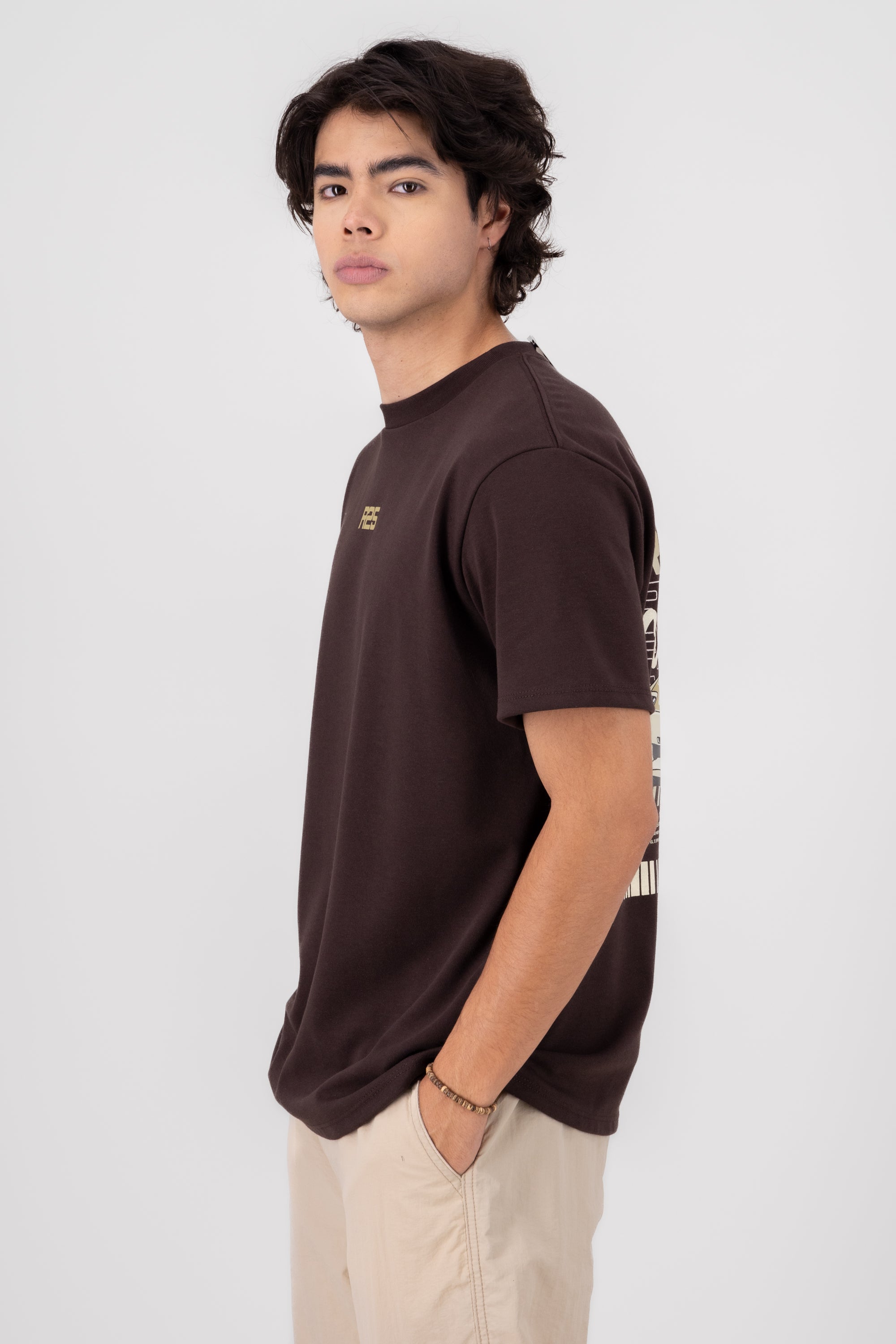 Playera oversized R25 CHOCOLATE