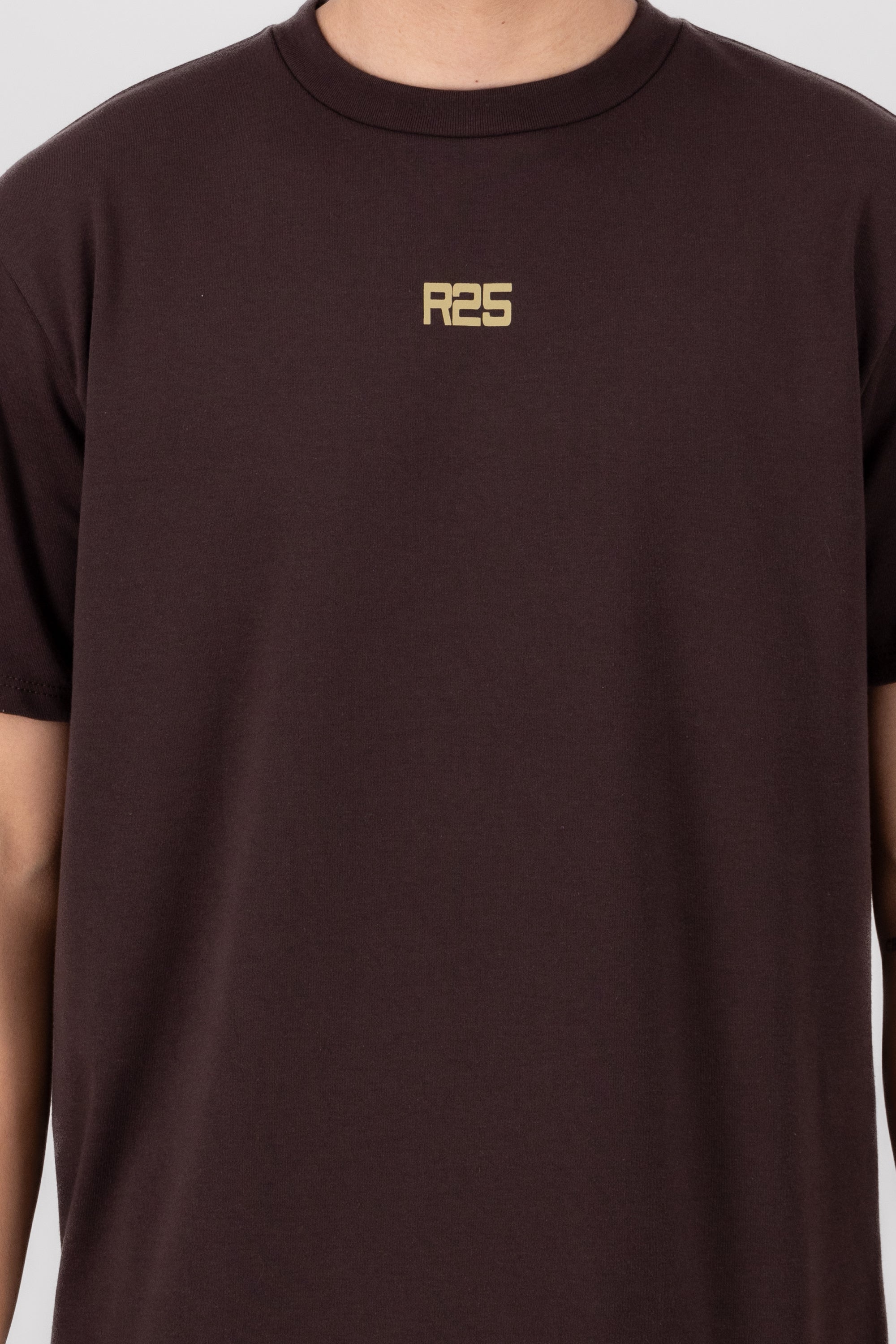 Playera oversized R25 CHOCOLATE