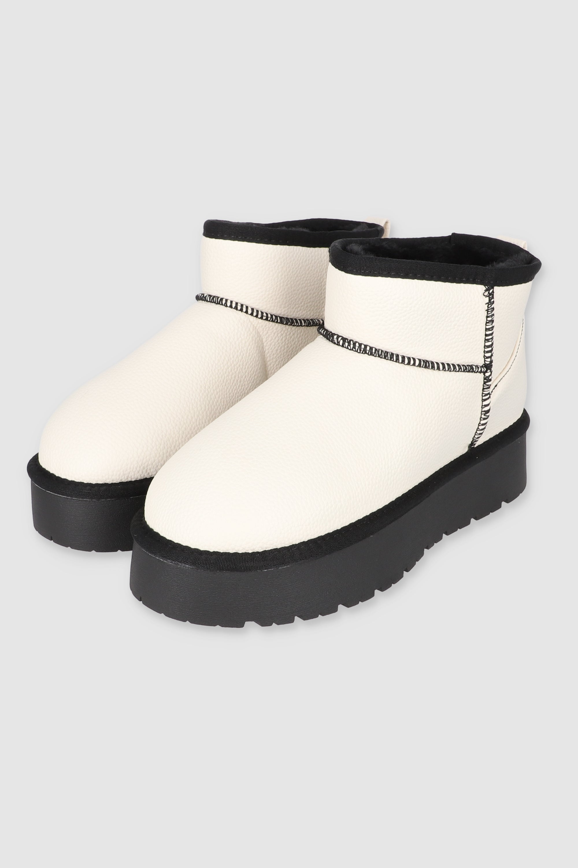 BOTA PELUCHE PU BLANCO