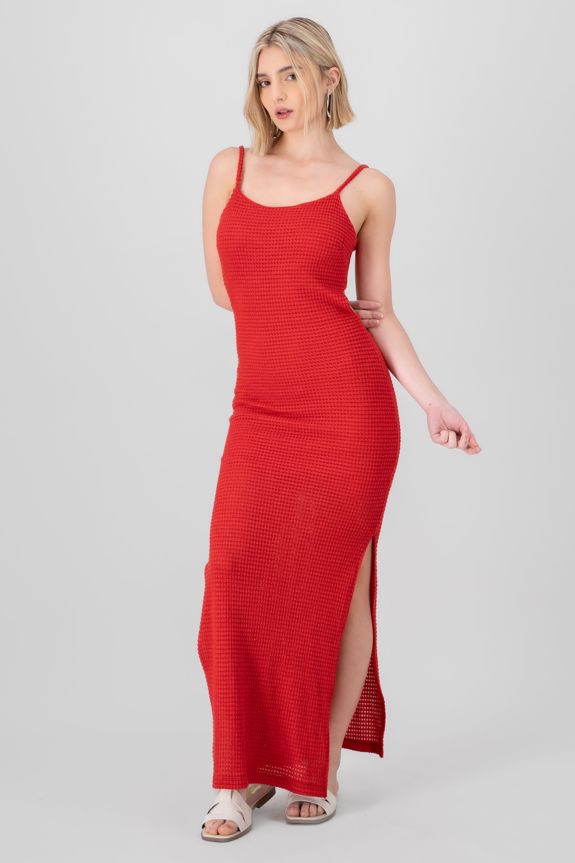 Vestido maxi escote espalda textura ROJO